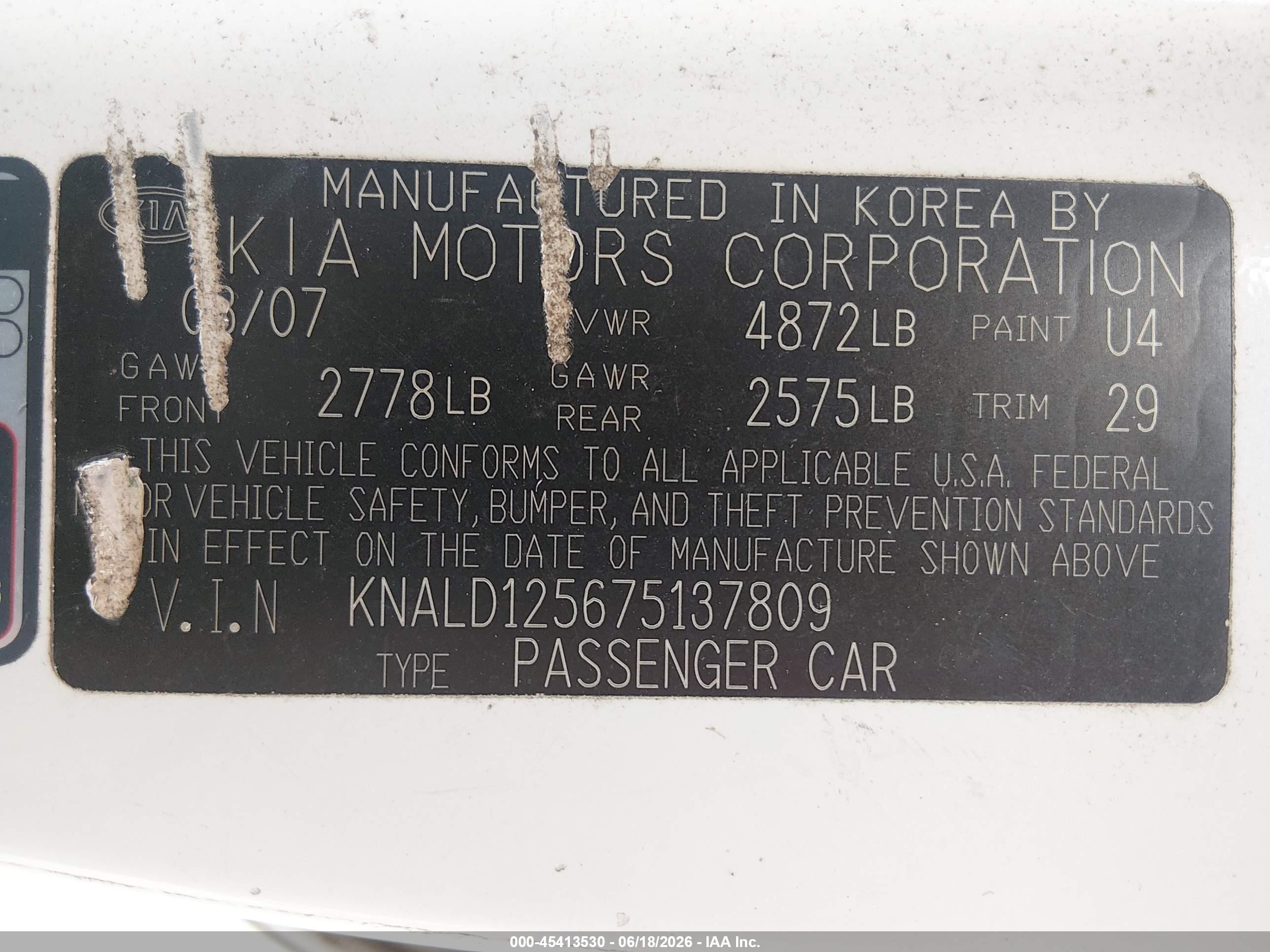 2007 Kia Amanti   White vin: KNALD125675137809