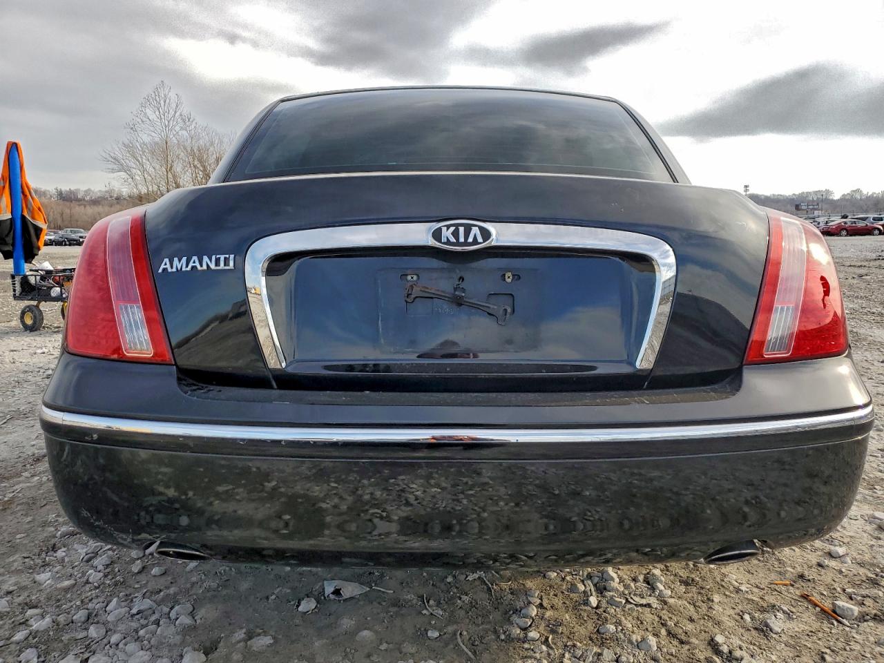 2008 Kia Amanti Black vin: KNALD125785143913