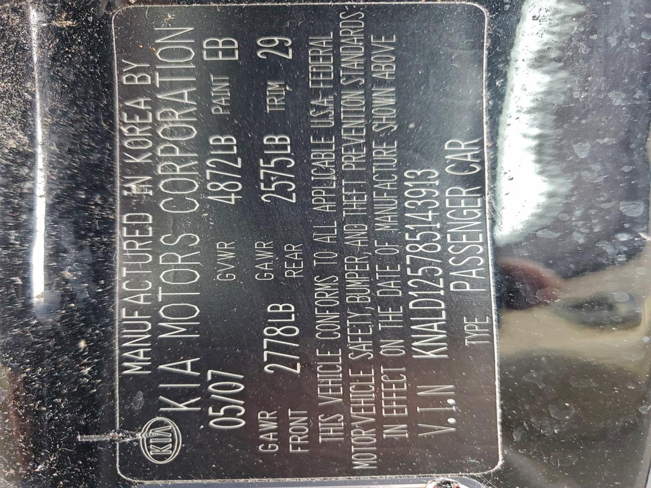 2008 Kia Amanti Black vin: KNALD125785143913