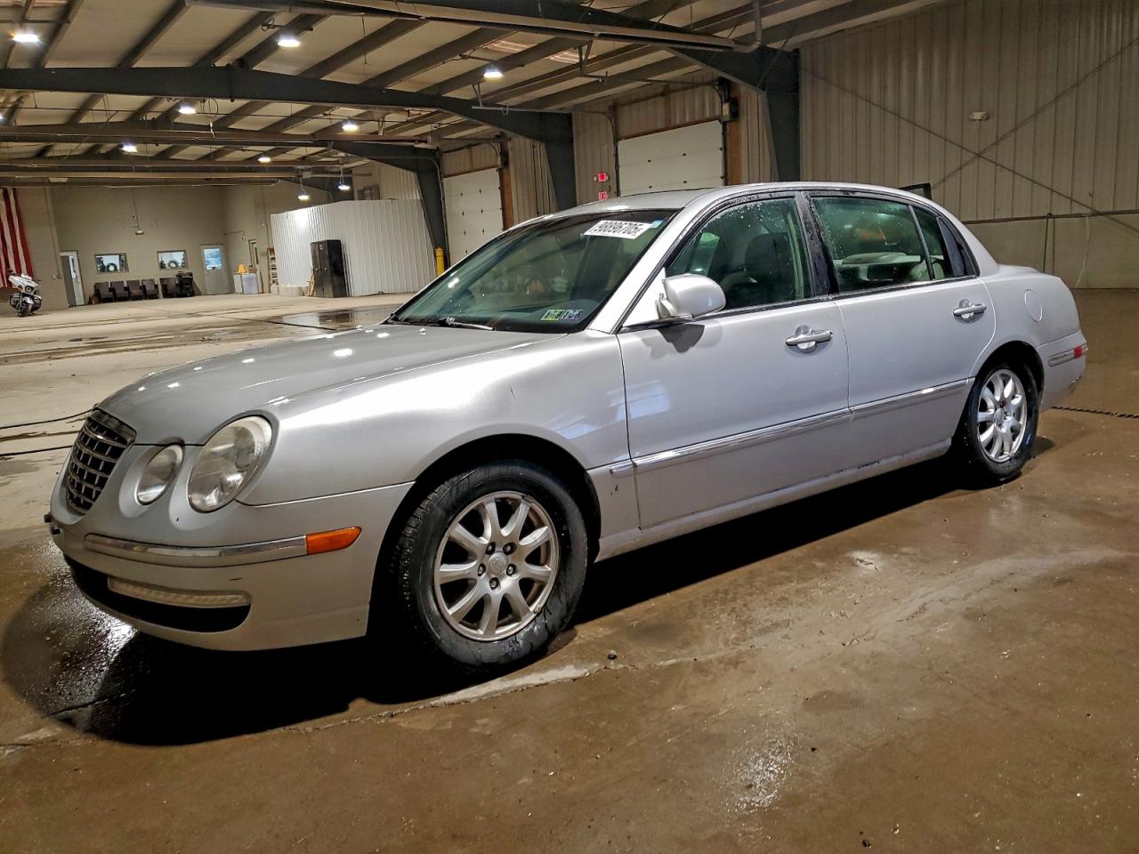2008 Kia Amanti Silver vin: KNALD125985153214