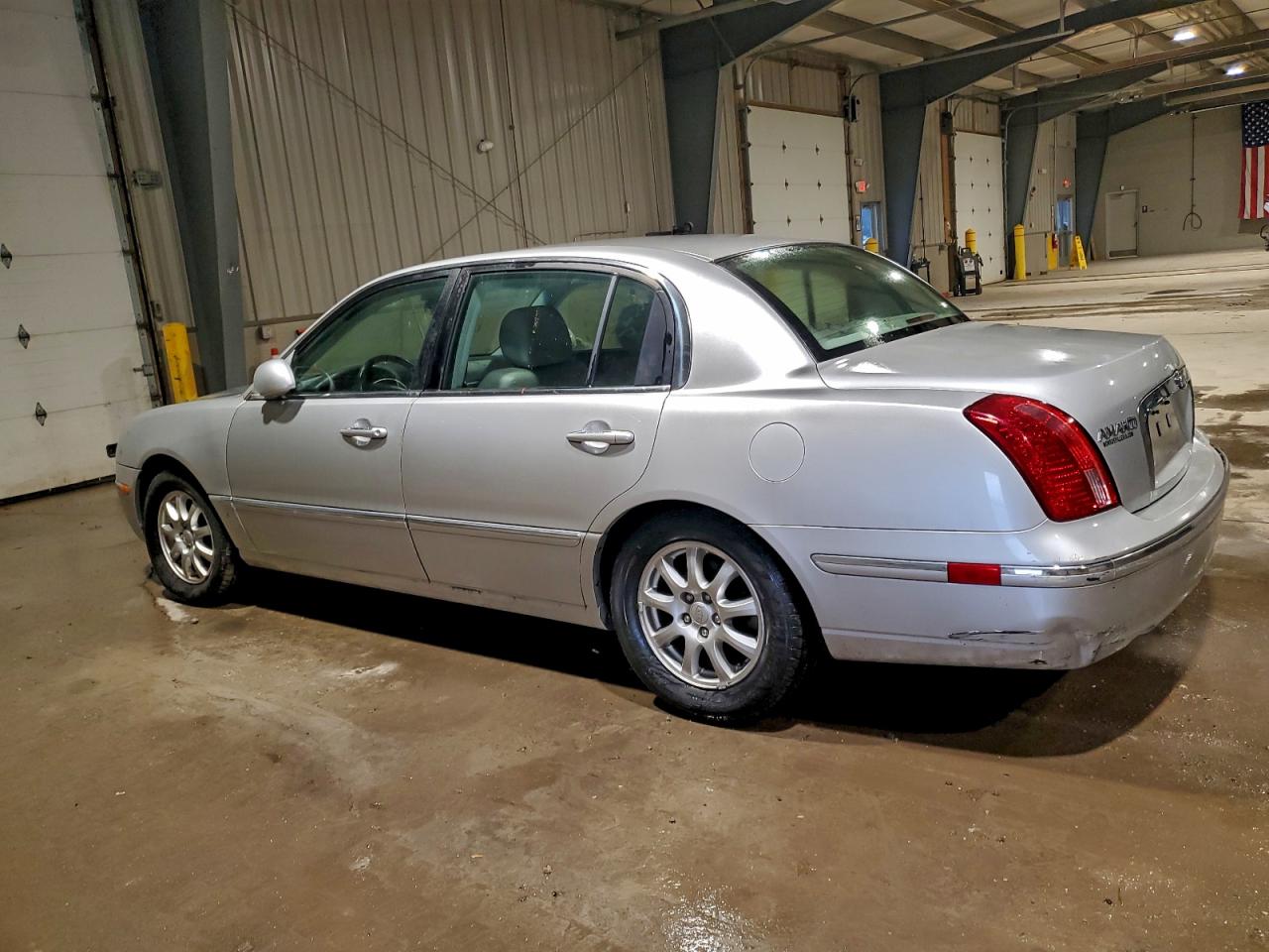 2008 Kia Amanti Silver vin: KNALD125985153214