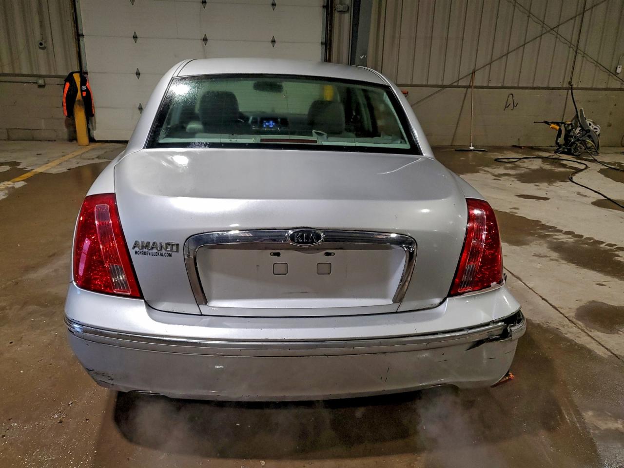 2008 Kia Amanti Silver vin: KNALD125985153214