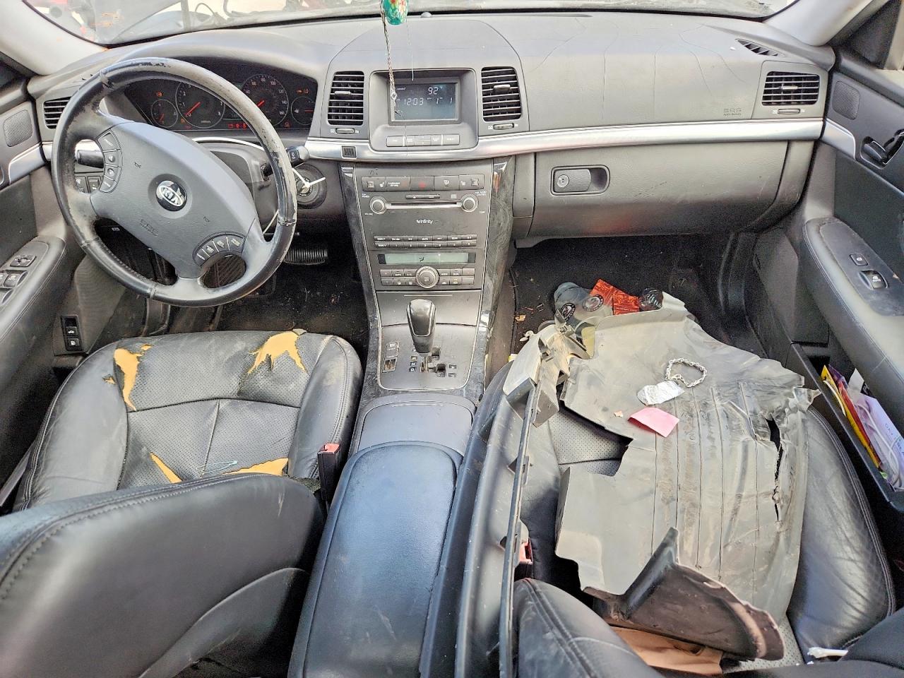 2008 Kia Amanti Base Черный vin: KNALD125985154783