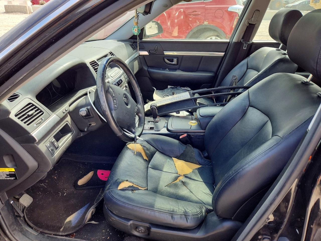 2008 Kia Amanti Base Черный vin: KNALD125985154783