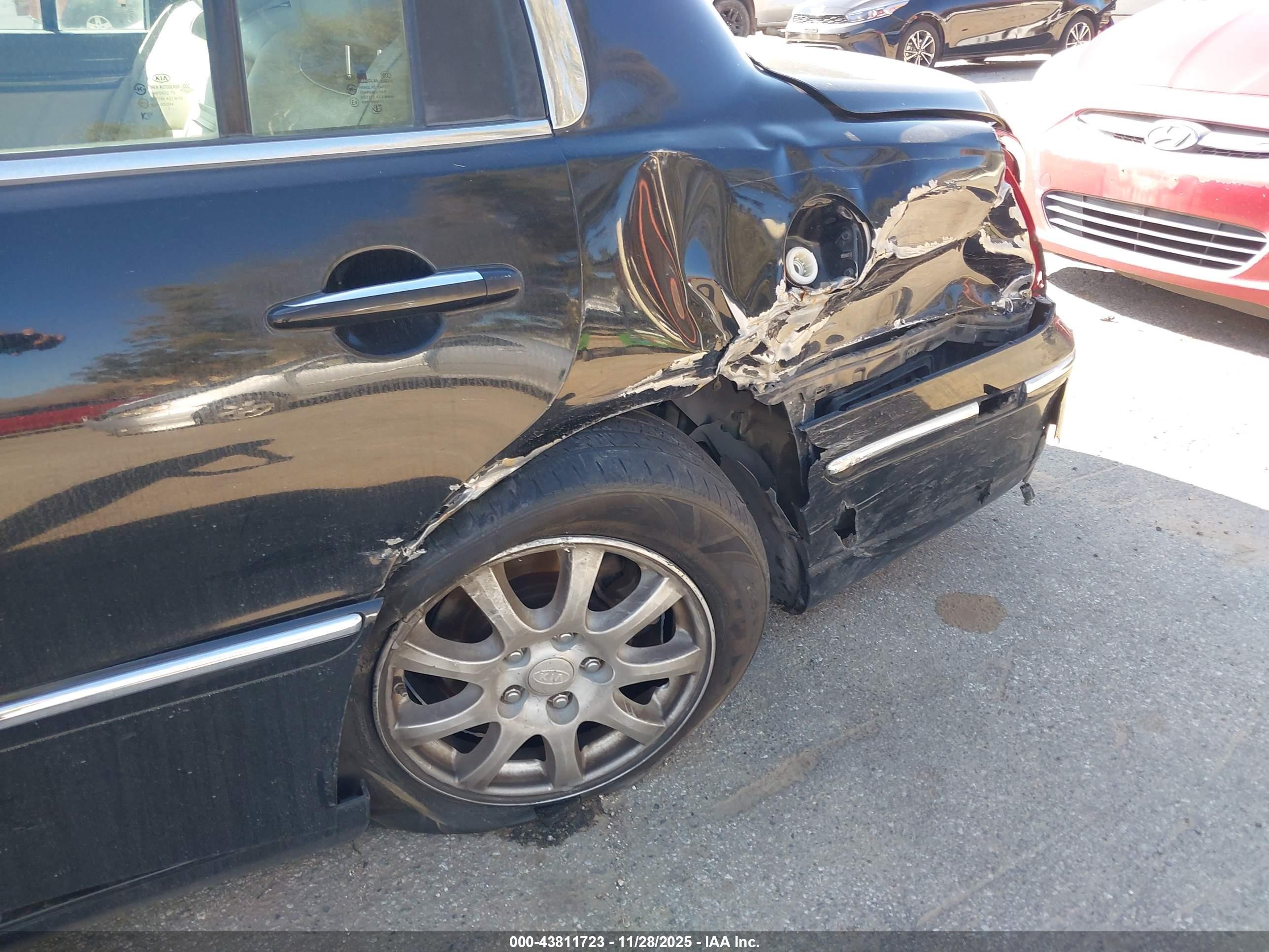 2008 Kia Amanti   Black vin: KNALD125985155335