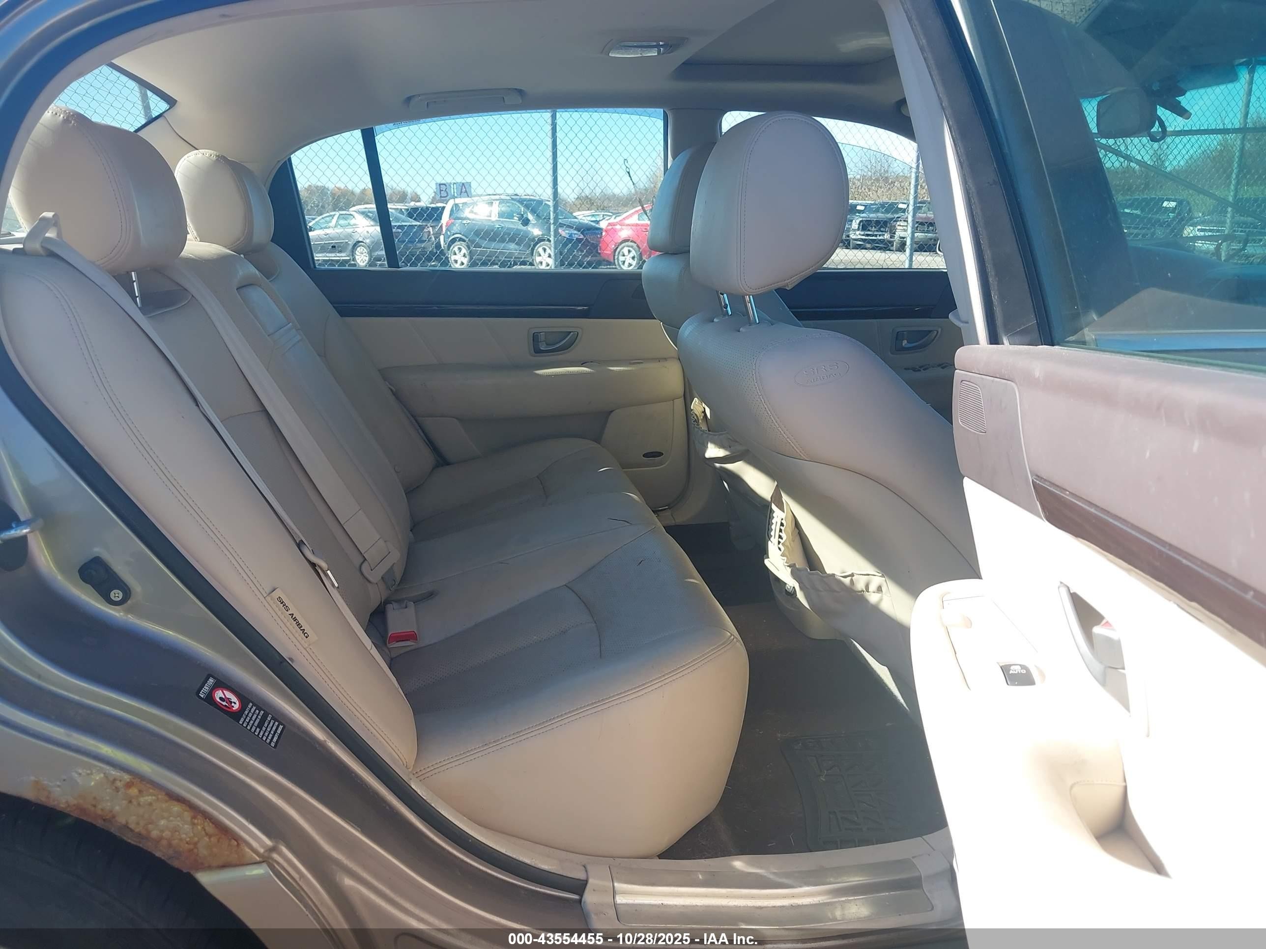 2008 Kia Amanti   Желто-коричневый vin: KNALD125X85167803