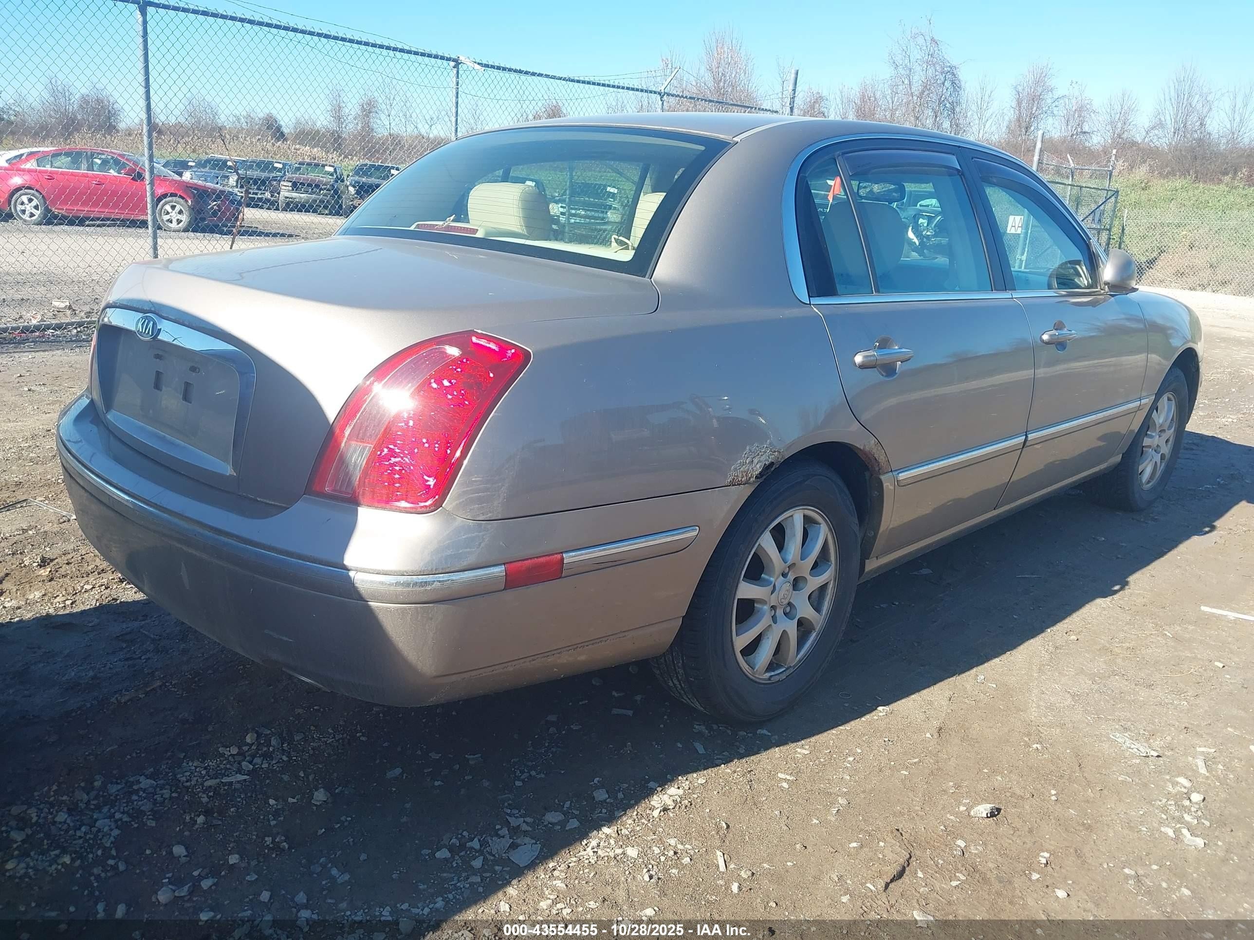 2008 Kia Amanti   Желто-коричневый vin: KNALD125X85167803