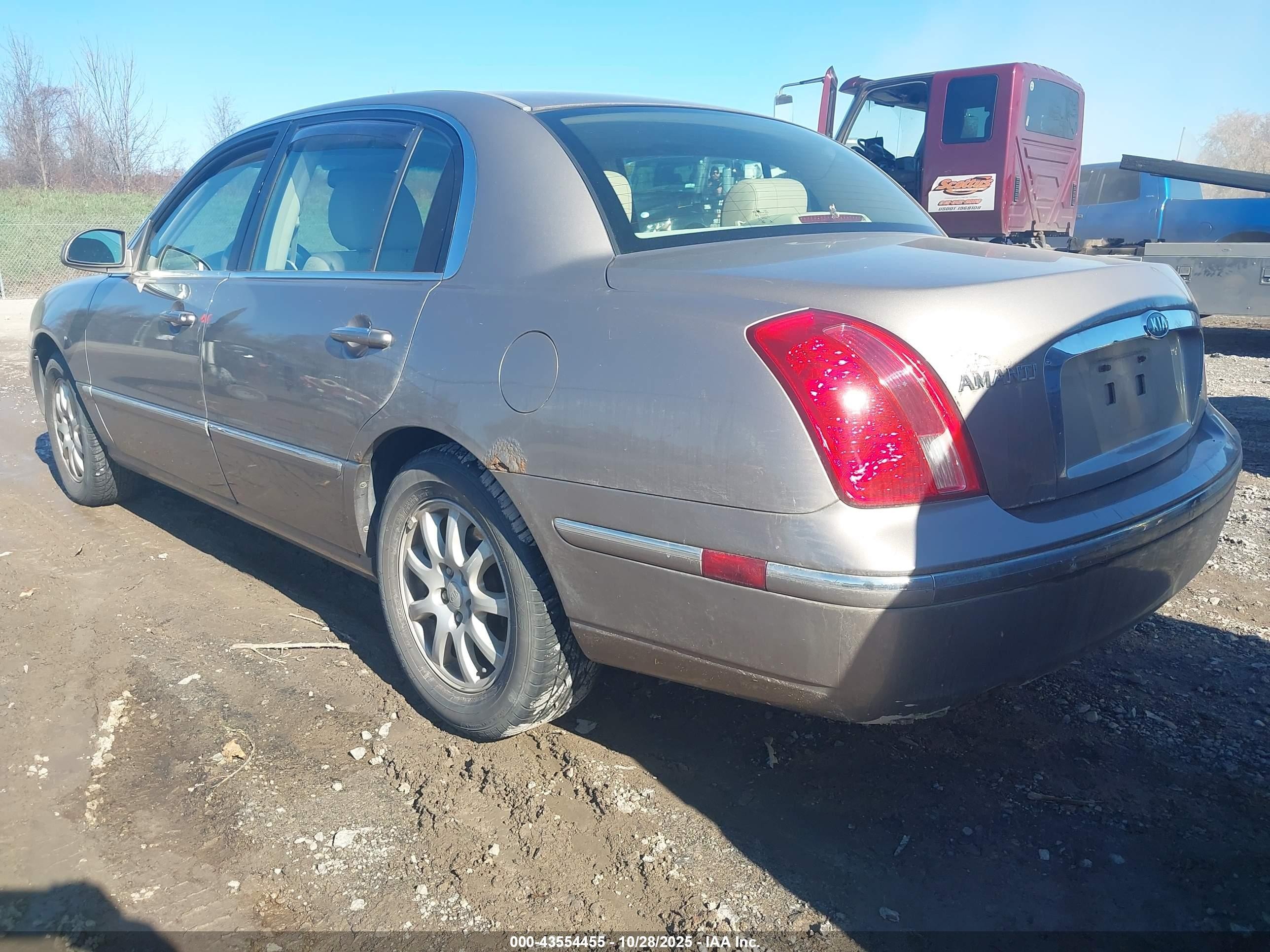 2008 Kia Amanti   Желто-коричневый vin: KNALD125X85167803
