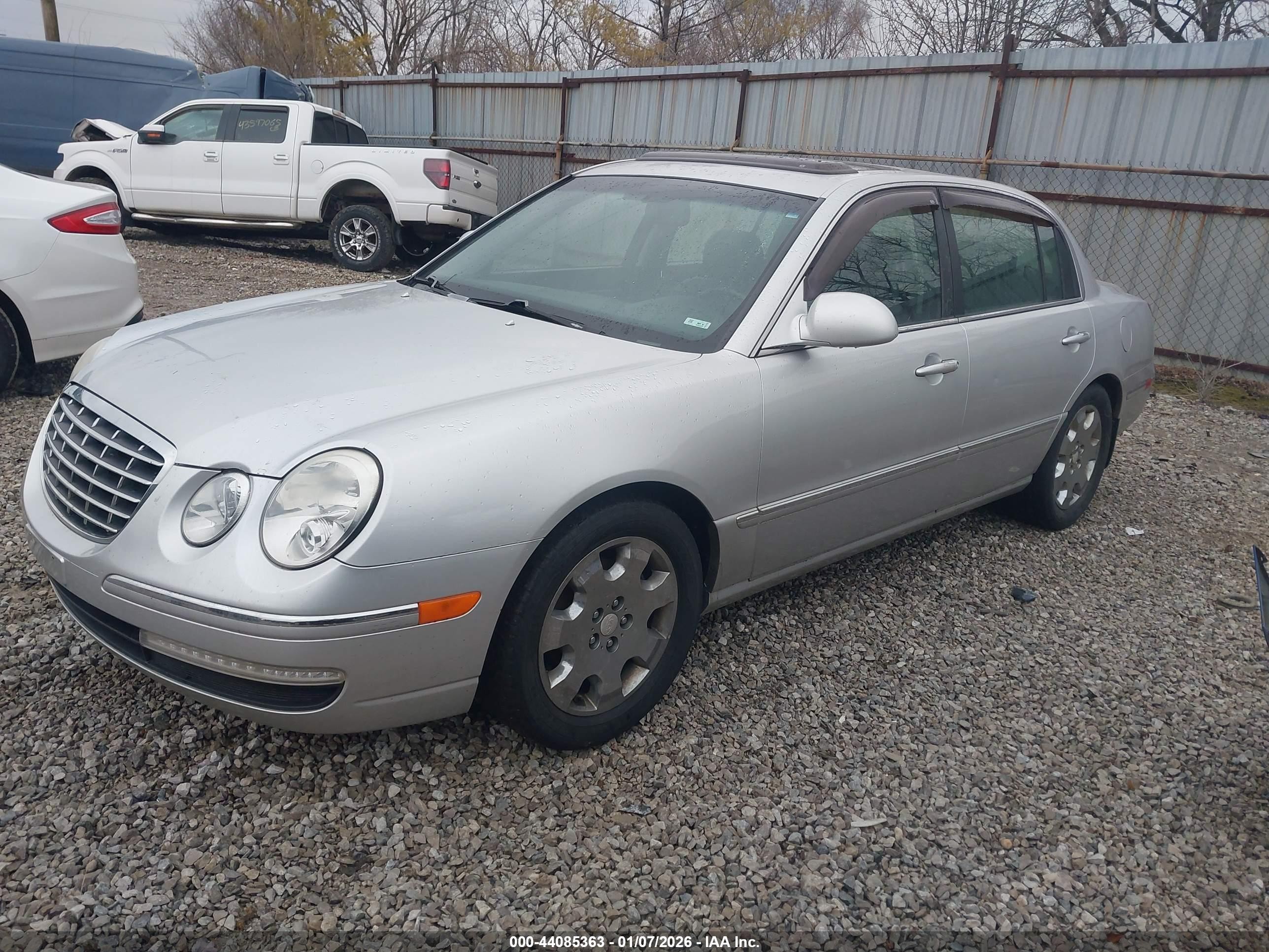 2009 Kia Amanti   Silver vin: KNALD225195174131
