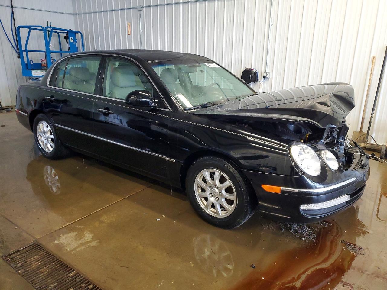 2009 Kia Amanti Base Черный vin: KNALD225595170390