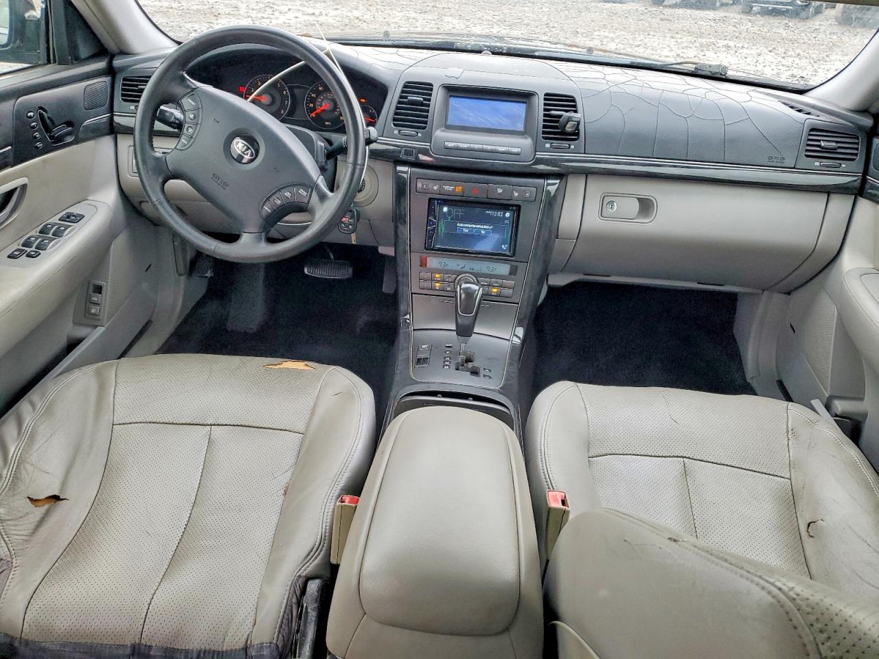 2009 Kia Amanti Base Black vin: KNALD225995171350