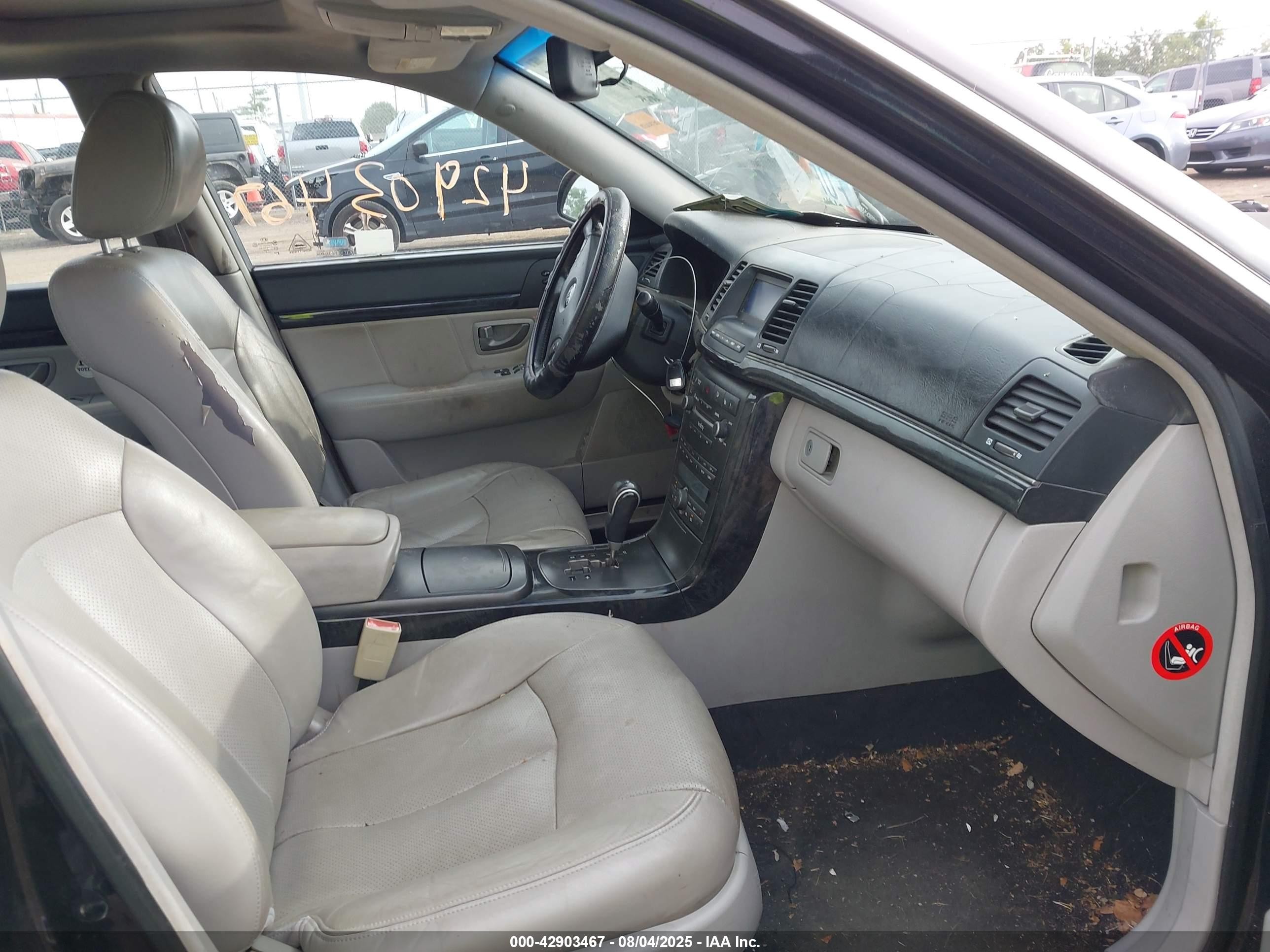 2009 Kia Amanti   Black vin: KNALD225X95170093