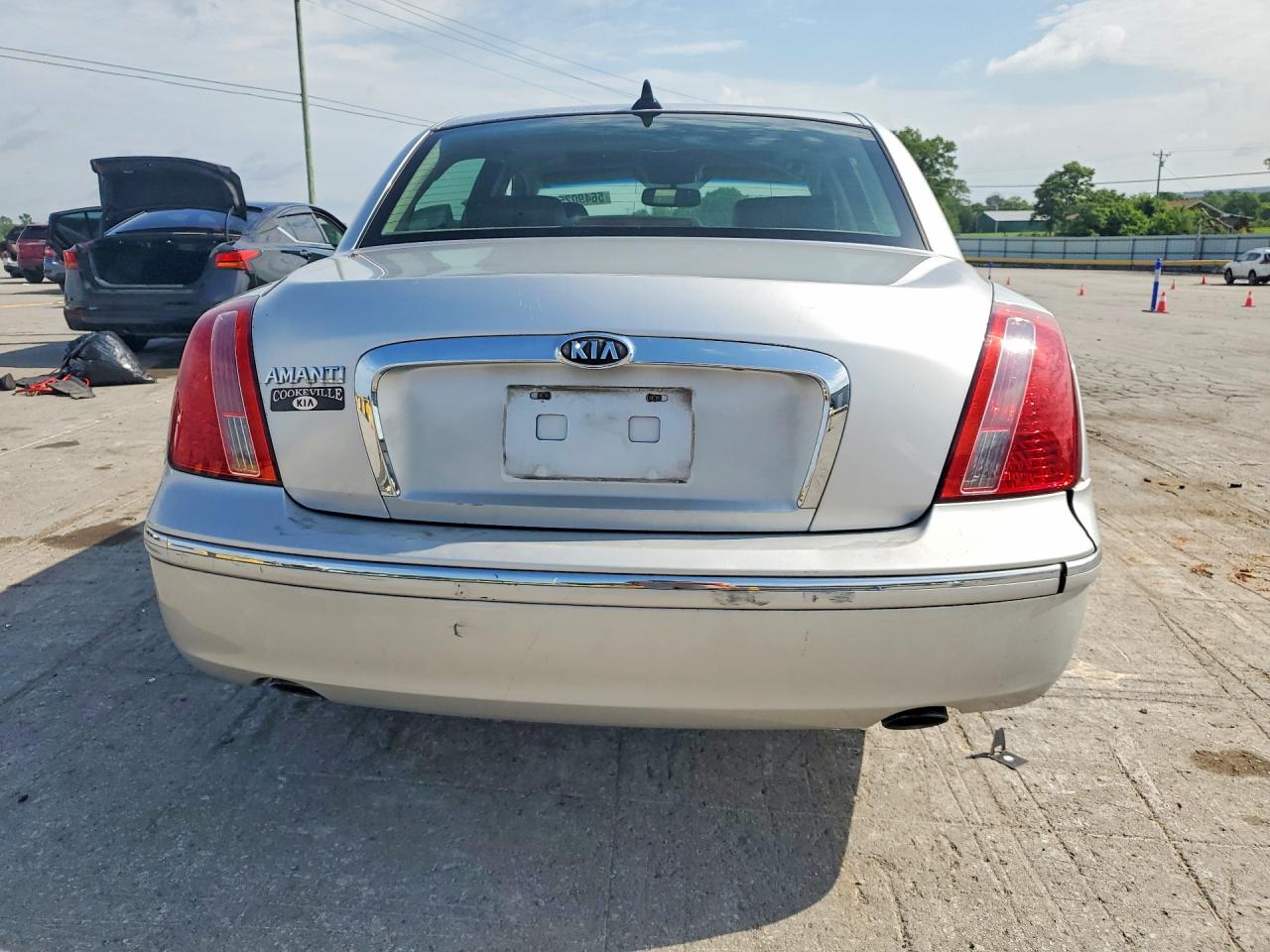 2009 Kia Amanti Base Silver vin: KNALD225X95174158