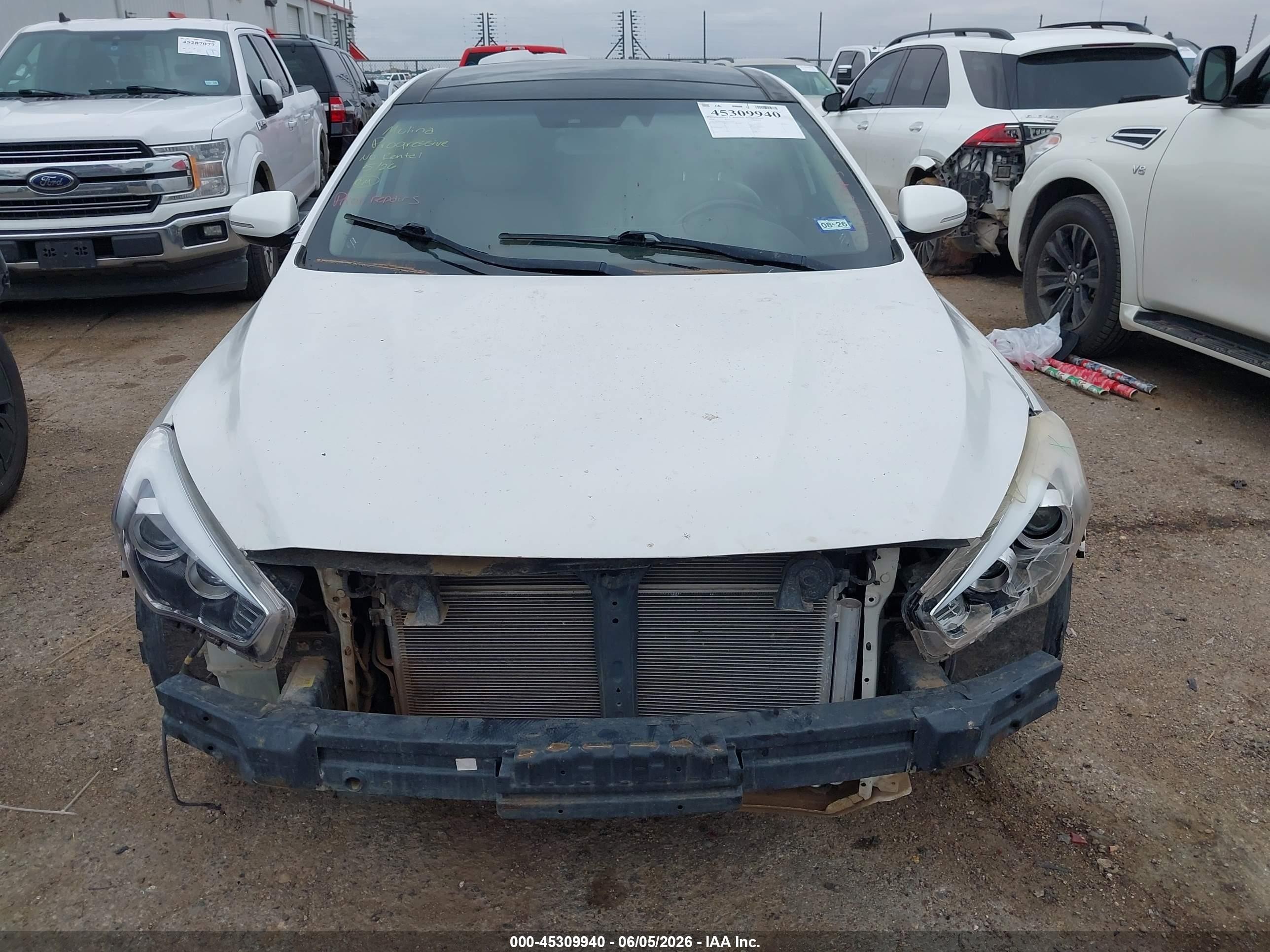 2014 Kia Cadenza Premium White vin: KNALN4D70E5131076