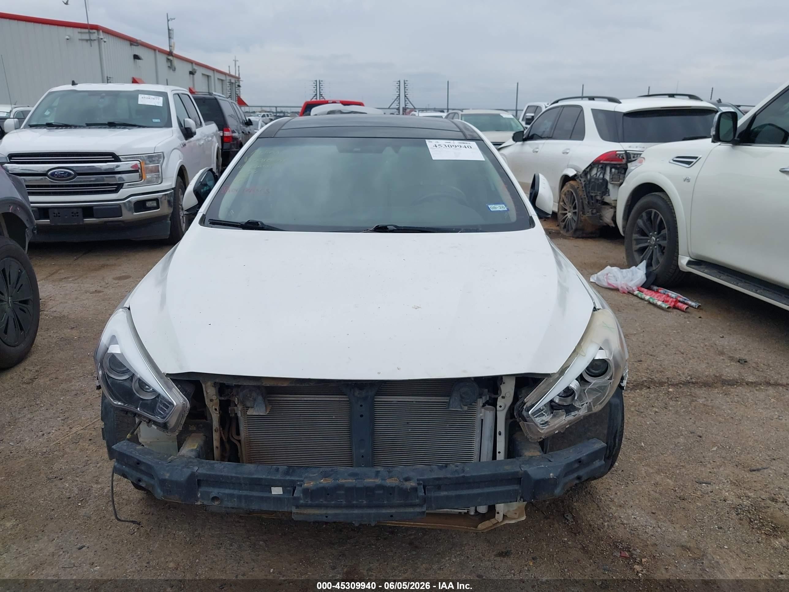 2014 Kia Cadenza Premium White vin: KNALN4D70E5131076