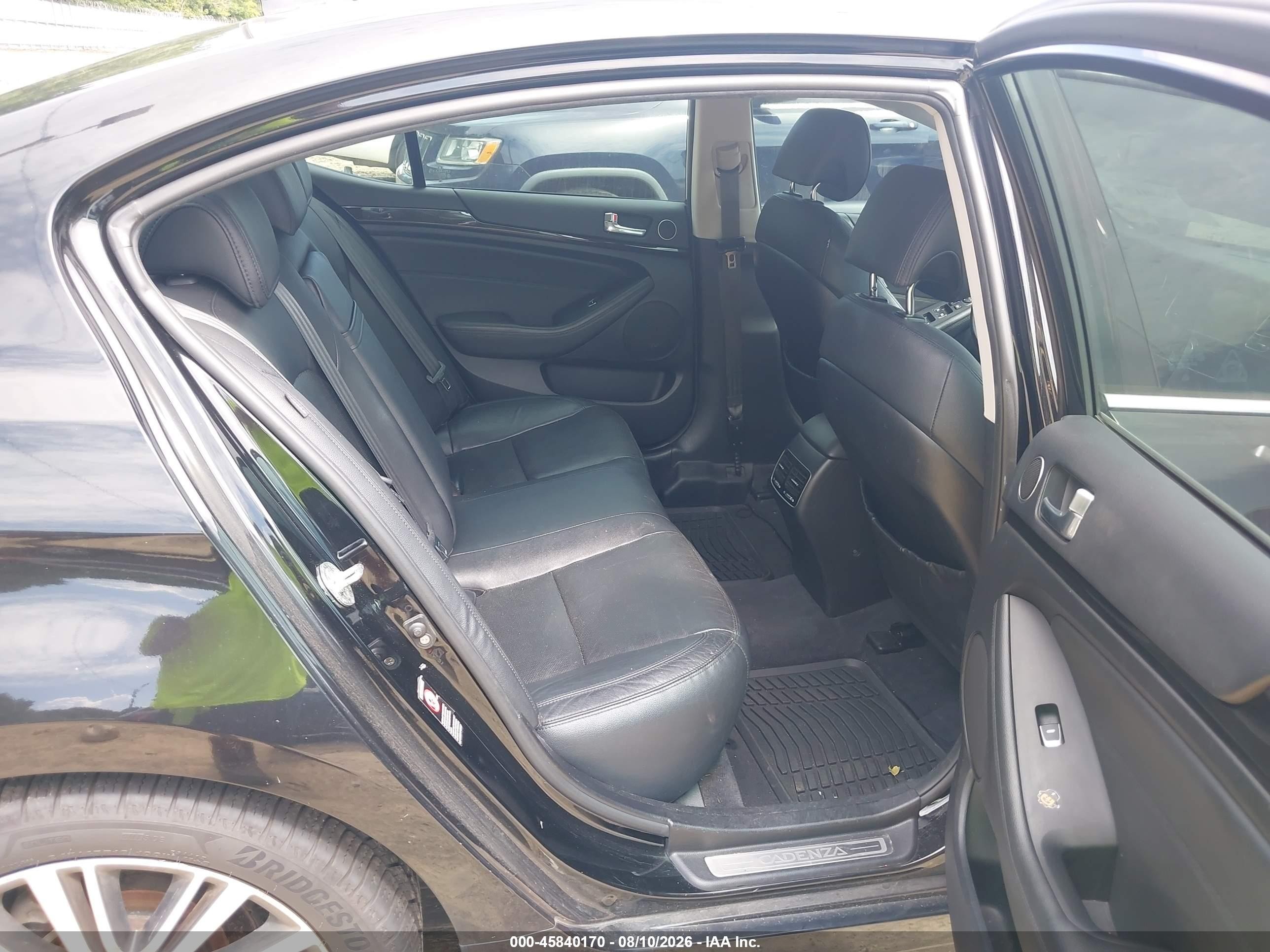 2014 Kia Cadenza Premium Black vin: KNALN4D70E5167494