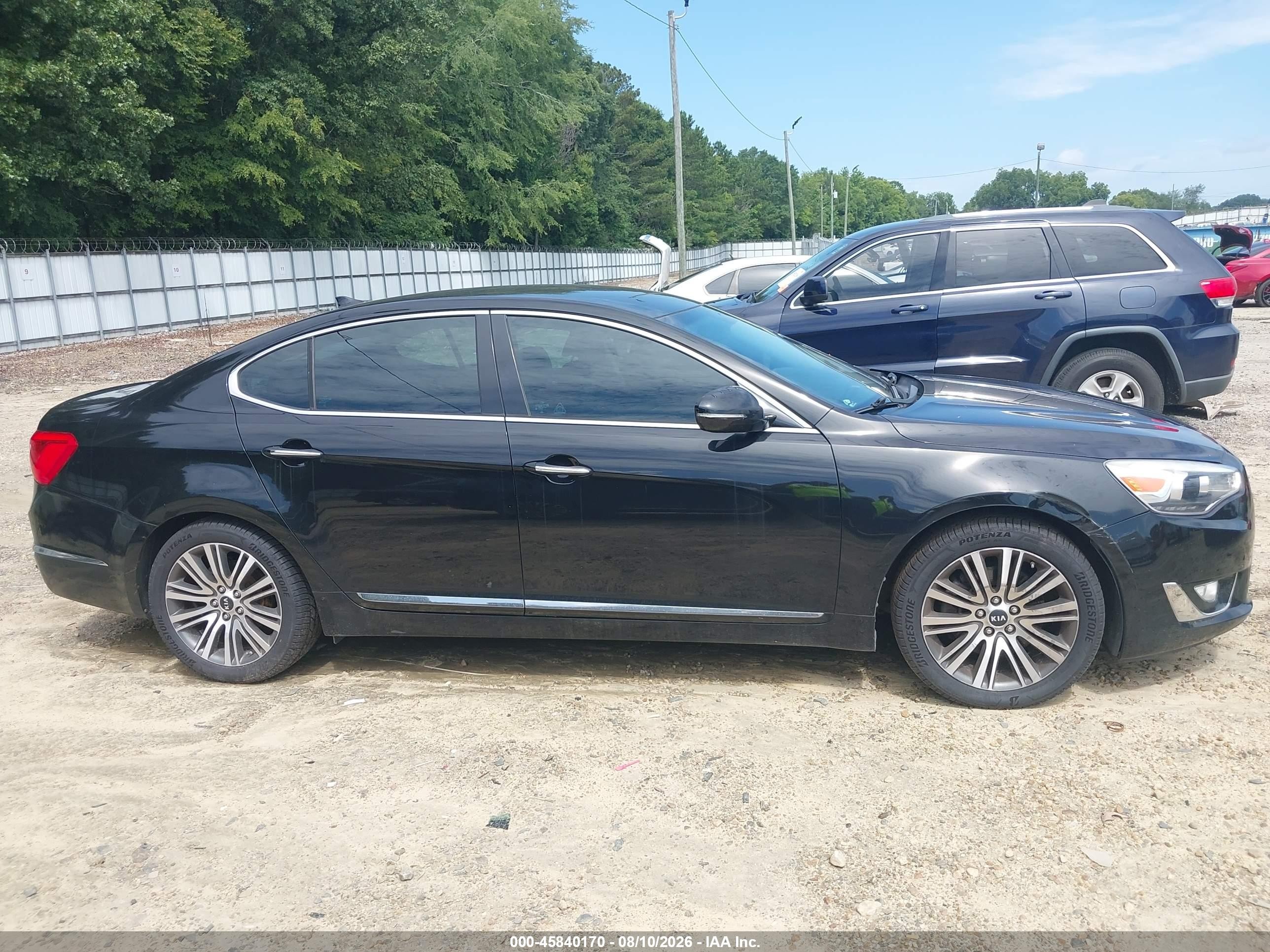 2014 Kia Cadenza Premium Black vin: KNALN4D70E5167494