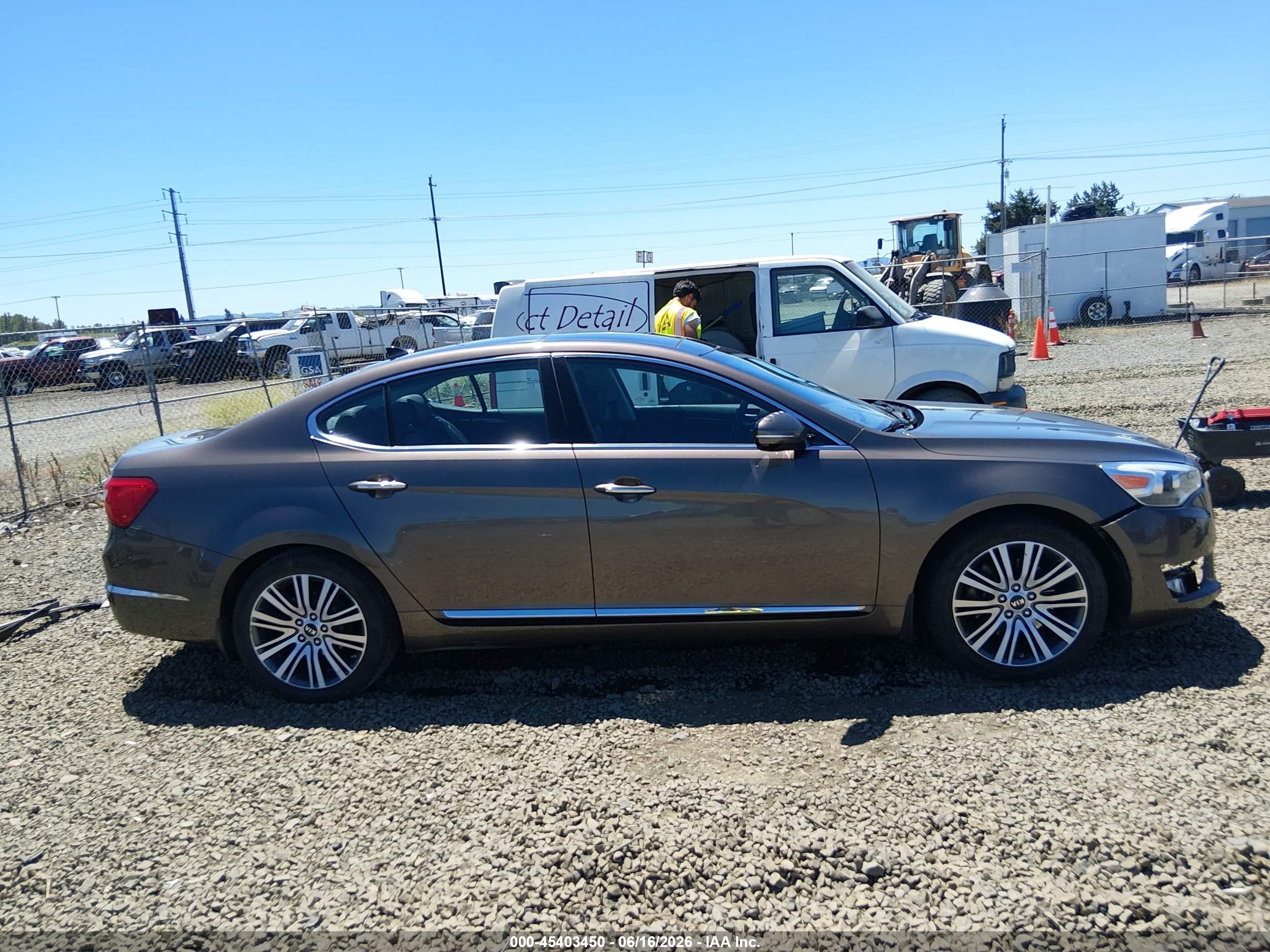 2015 Kia Cadenza Premium Коричневый vin: KNALN4D70F5171272