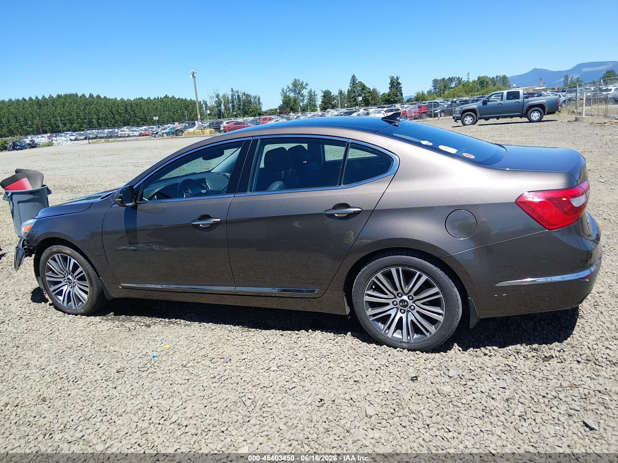 2015 Kia Cadenza Premium Коричневый vin: KNALN4D70F5171272