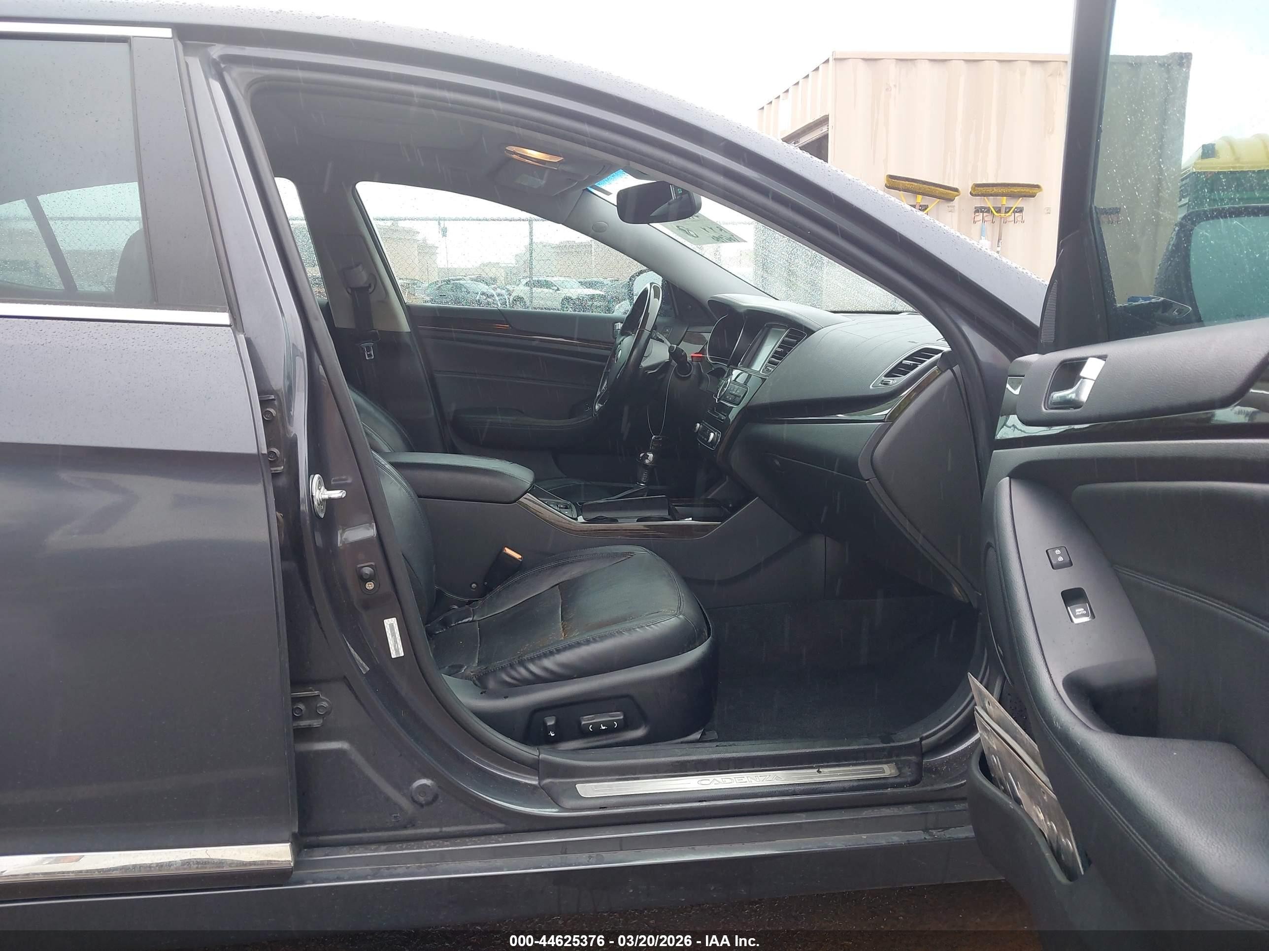 2015 Kia Cadenza Premium Gray vin: KNALN4D70F5176004
