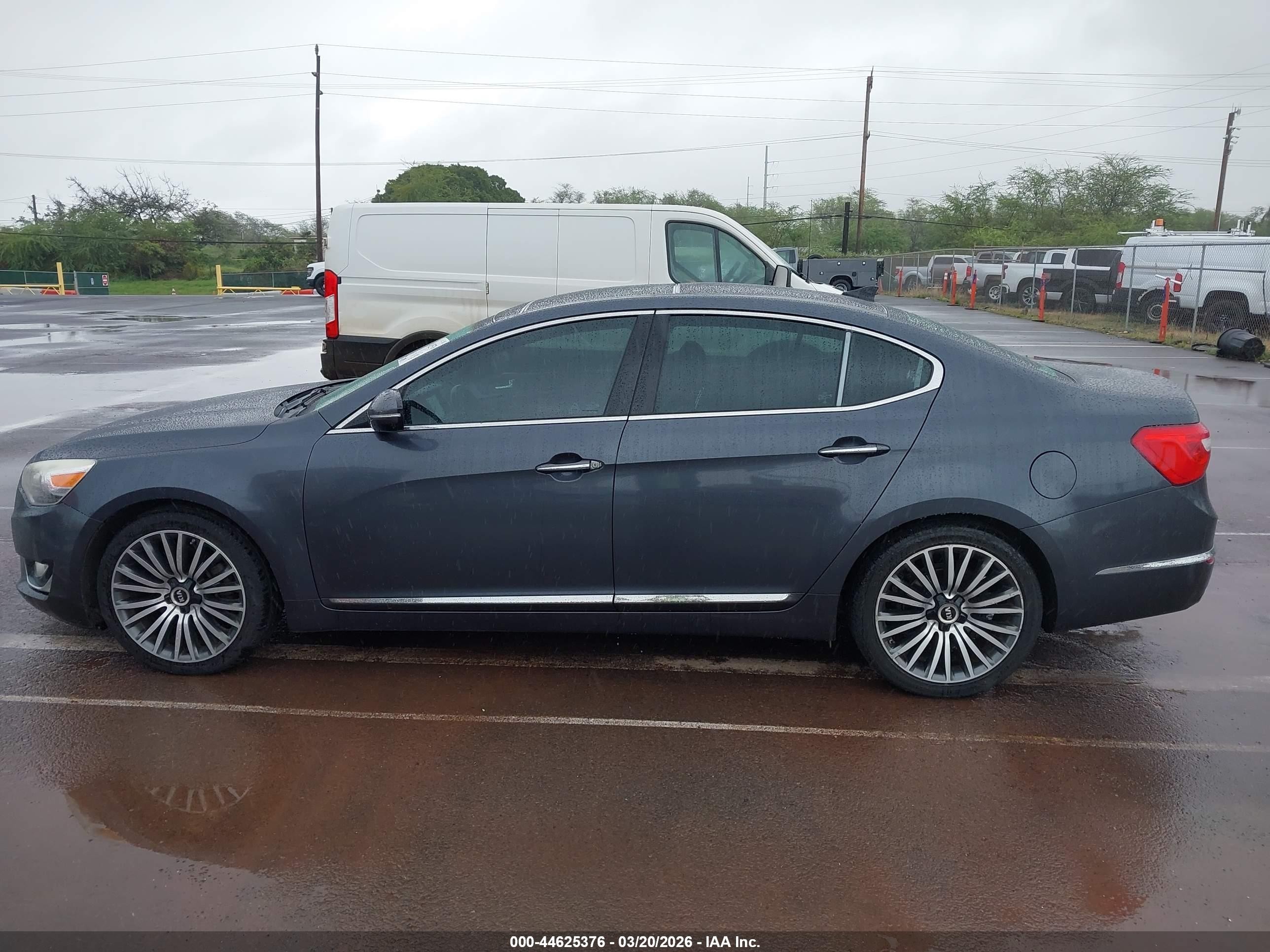 2015 Kia Cadenza Premium Gray vin: KNALN4D70F5176004