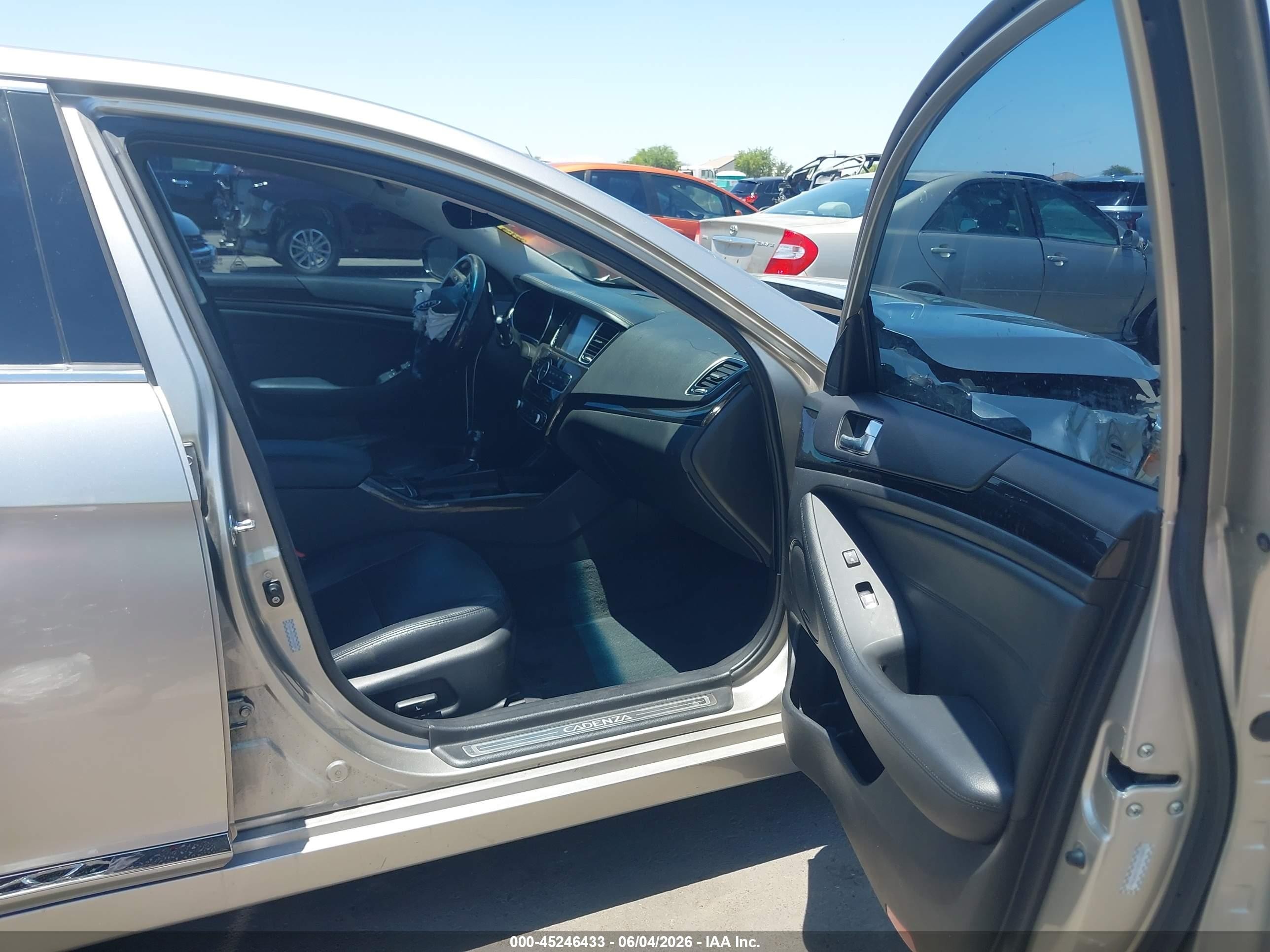 2014 Kia Cadenza Premium Silver vin: KNALN4D71E5119681