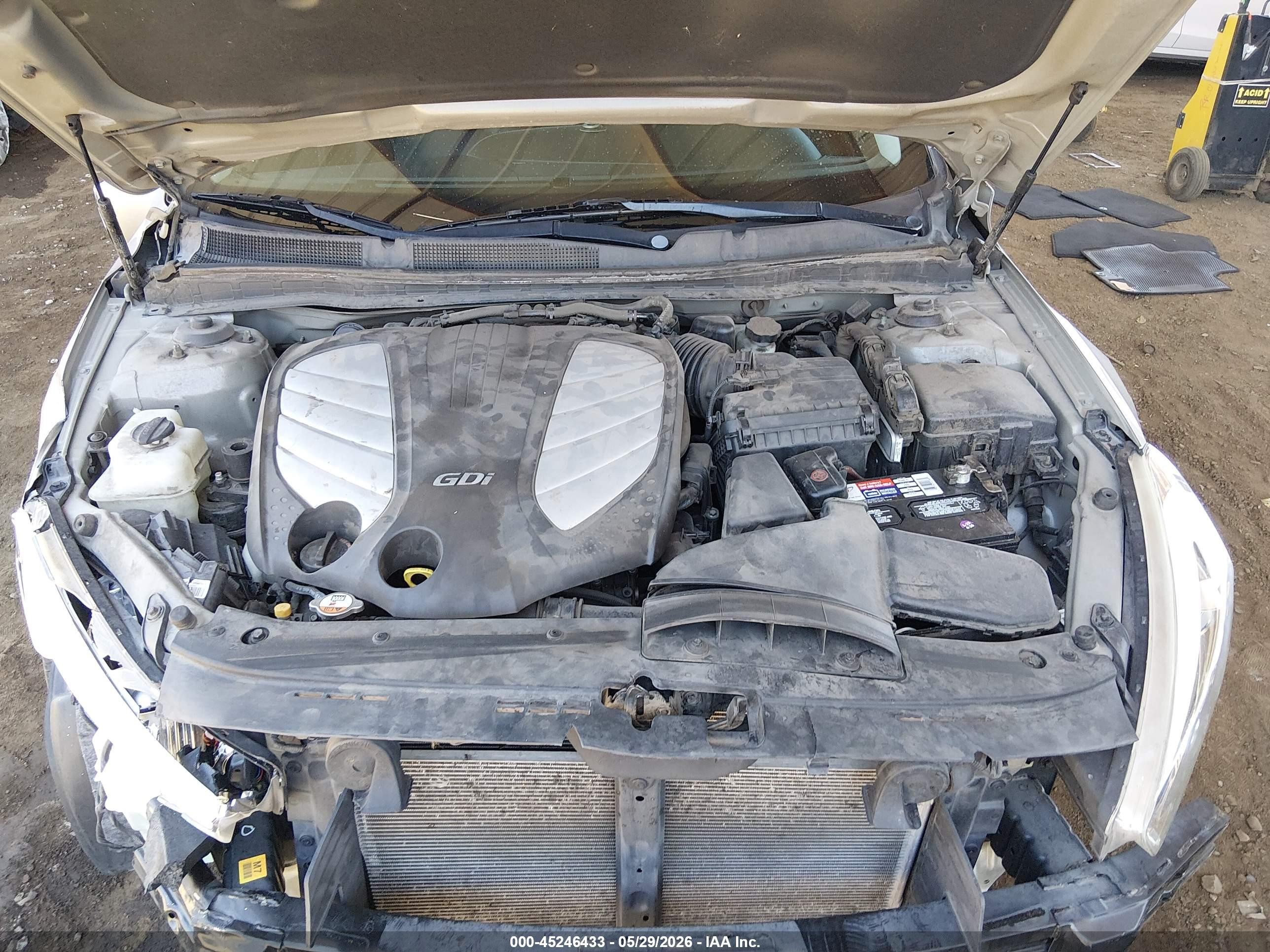 2014 Kia Cadenza Premium Silver vin: KNALN4D71E5119681