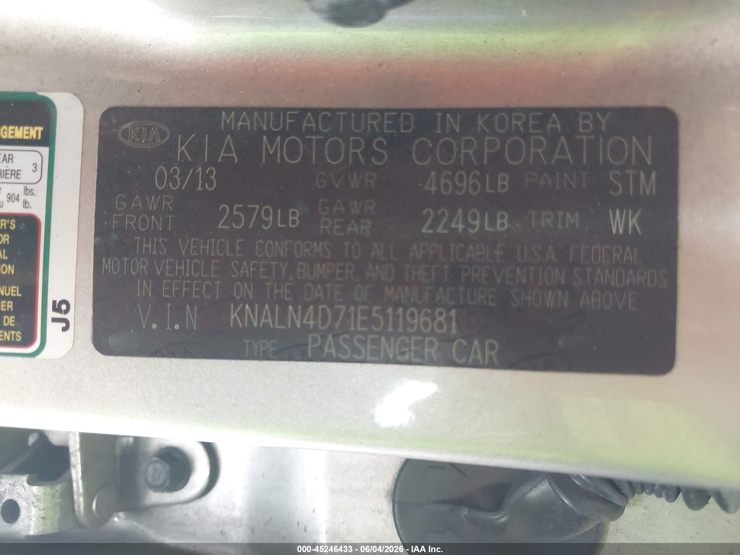 2014 Kia Cadenza Premium Silver vin: KNALN4D71E5119681