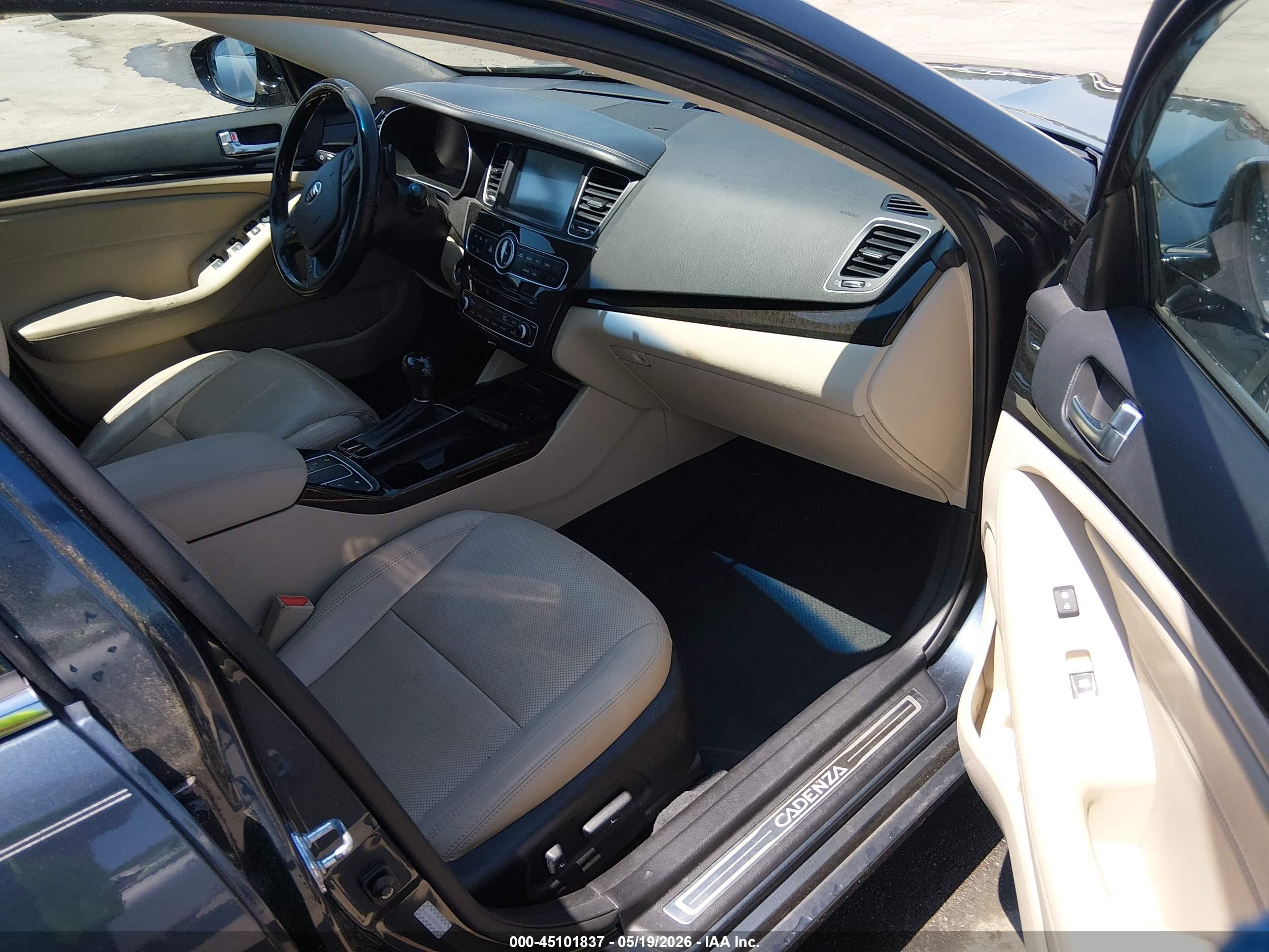 2014 Kia Cadenza Premium Blue vin: KNALN4D71E5132267