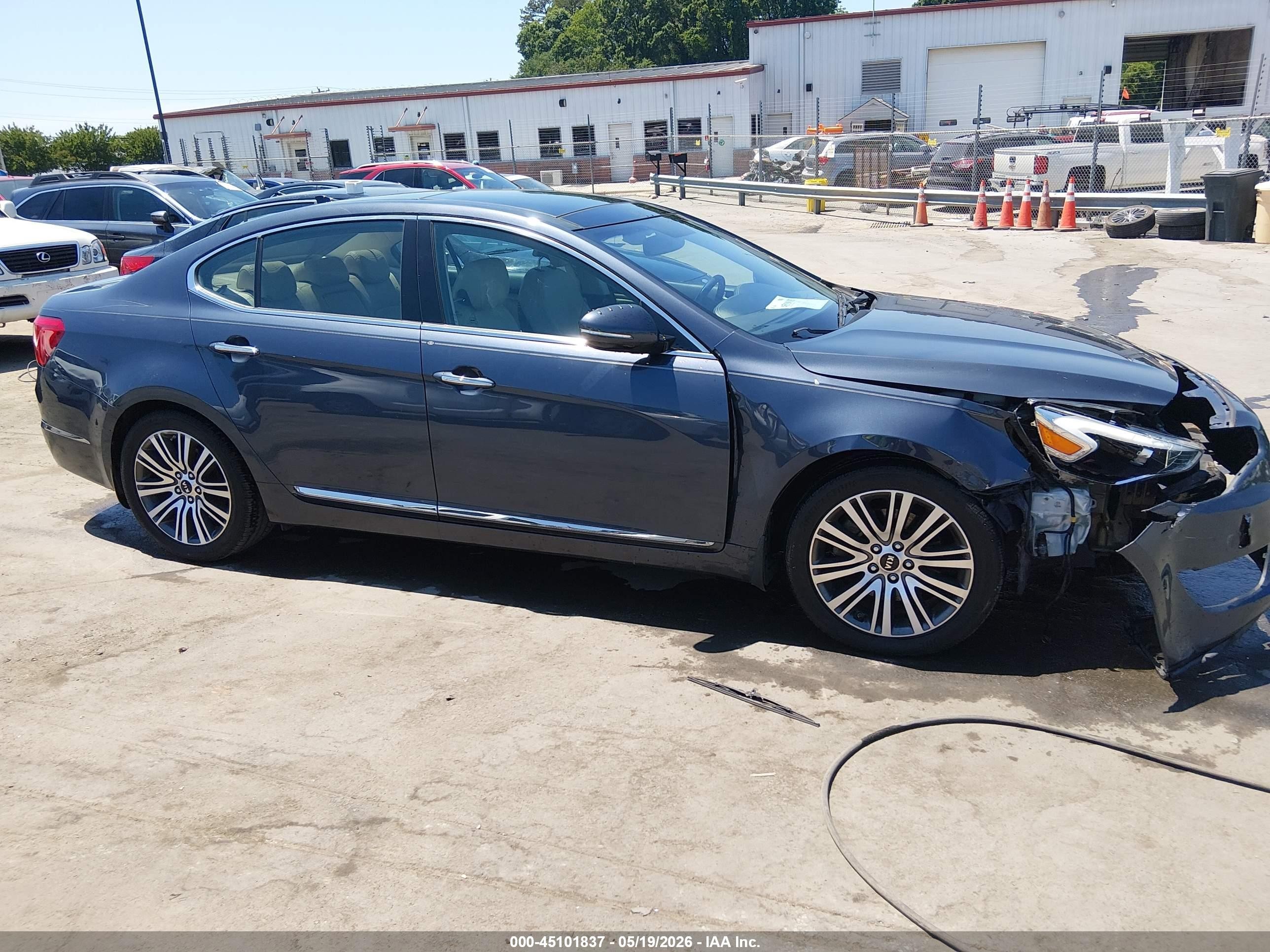 2014 Kia Cadenza Premium Blue vin: KNALN4D71E5132267