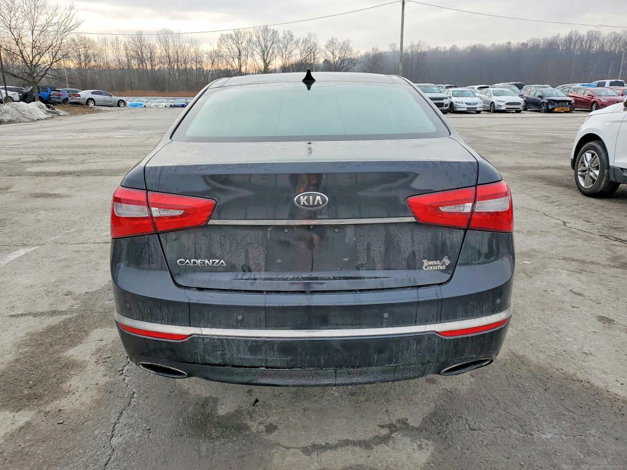2014 Kia Cadenza Premium Black vin: KNALN4D71E5133208