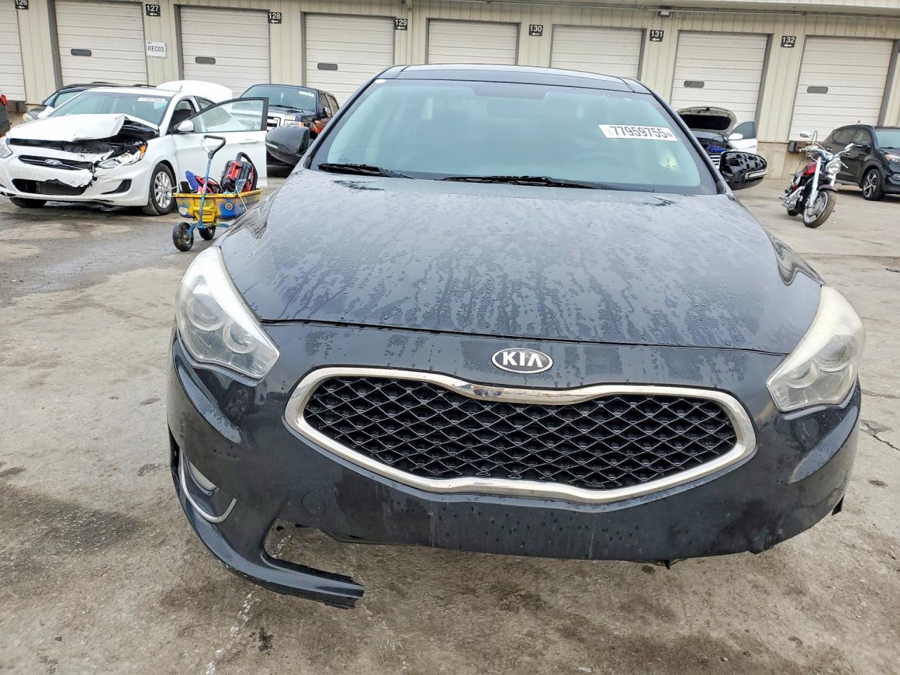 2014 Kia Cadenza Premium Black vin: KNALN4D71E5133208