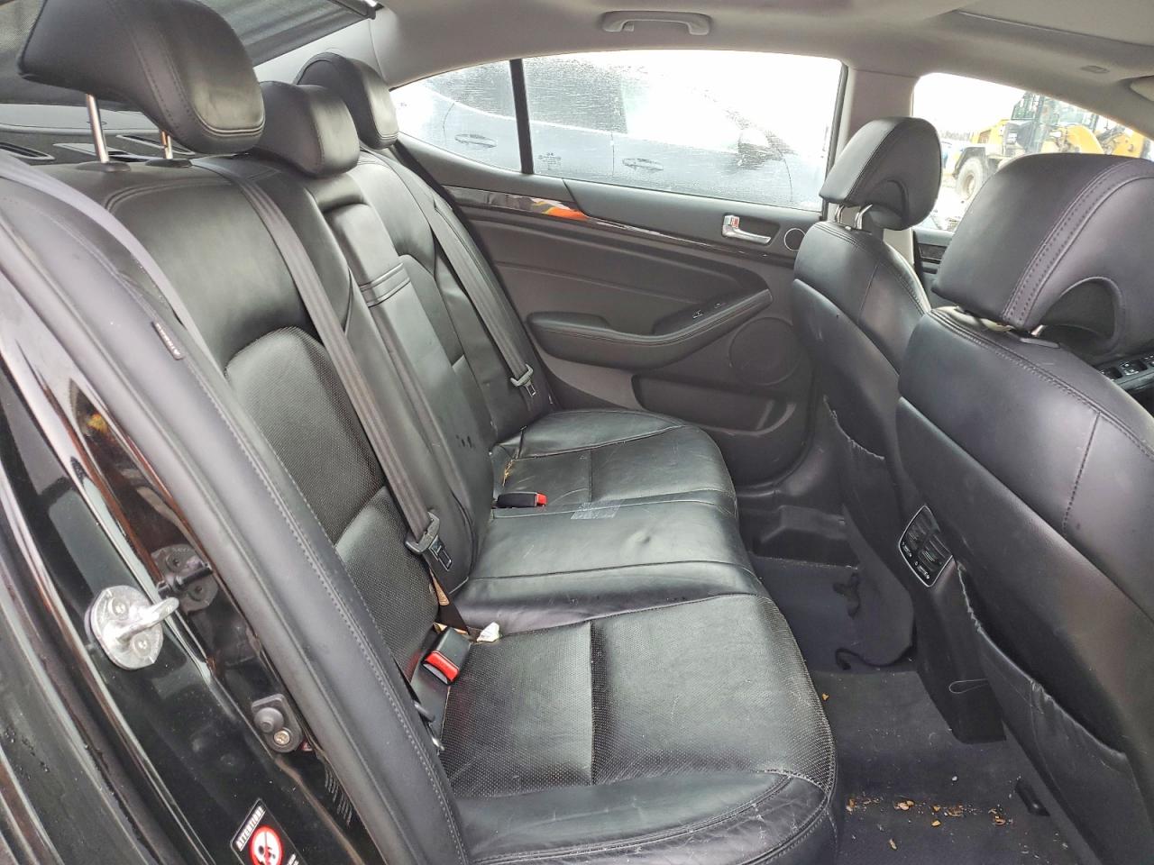 2014 Kia Cadenza Premium Black vin: KNALN4D71E5133208