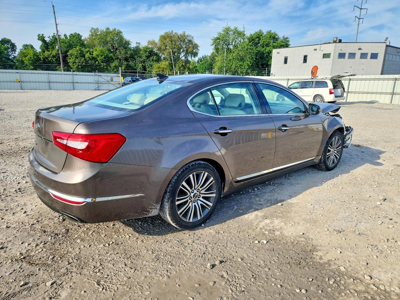 2015 Kia Cadenza Premium Brown vin: KNALN4D71F5173872