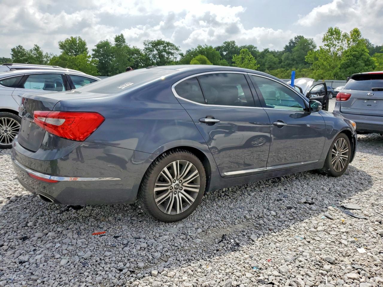 2015 Kia Cadenza Premium Gray vin: KNALN4D71F5173905
