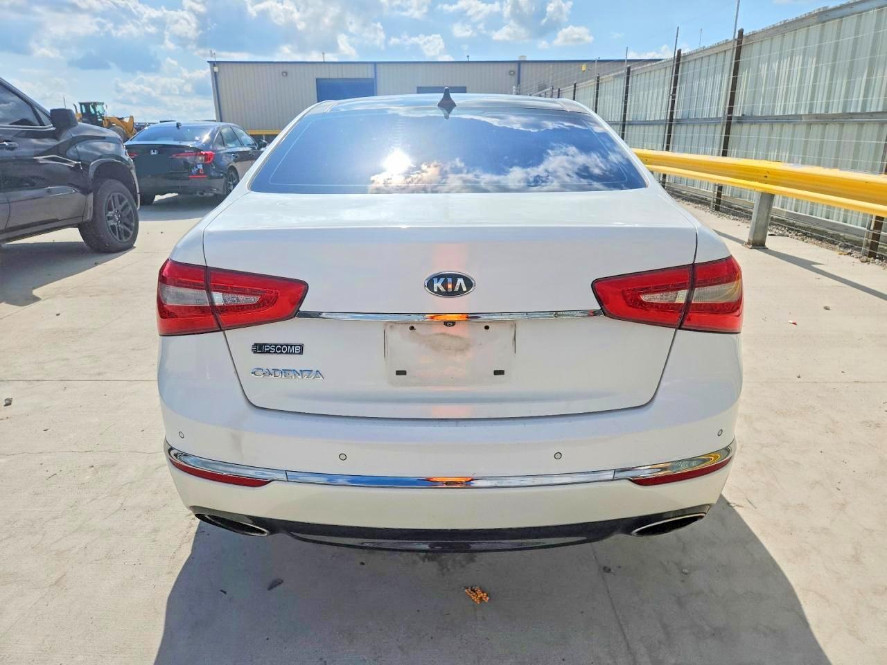 2015 Kia Cadenza Premium White vin: KNALN4D71F5185620