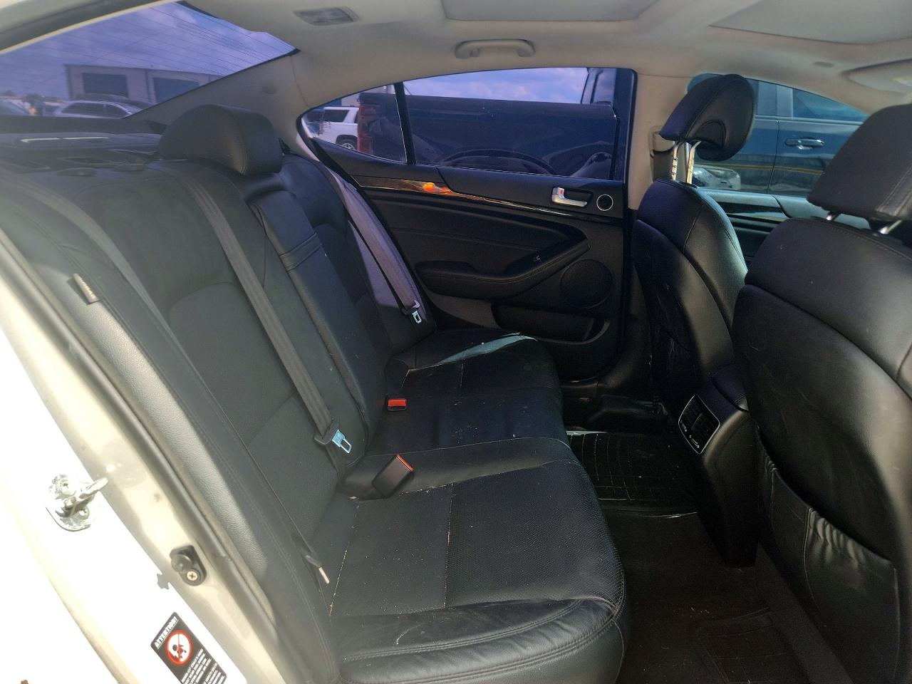 2015 Kia Cadenza Premium White vin: KNALN4D71F5185620