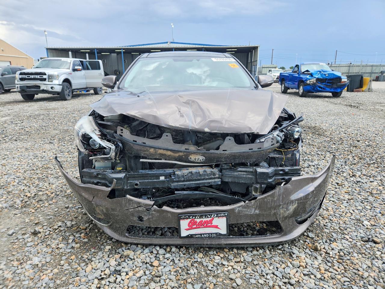 2014 Kia Cadenza Premium Желто-коричневый vin: KNALN4D72E5125781