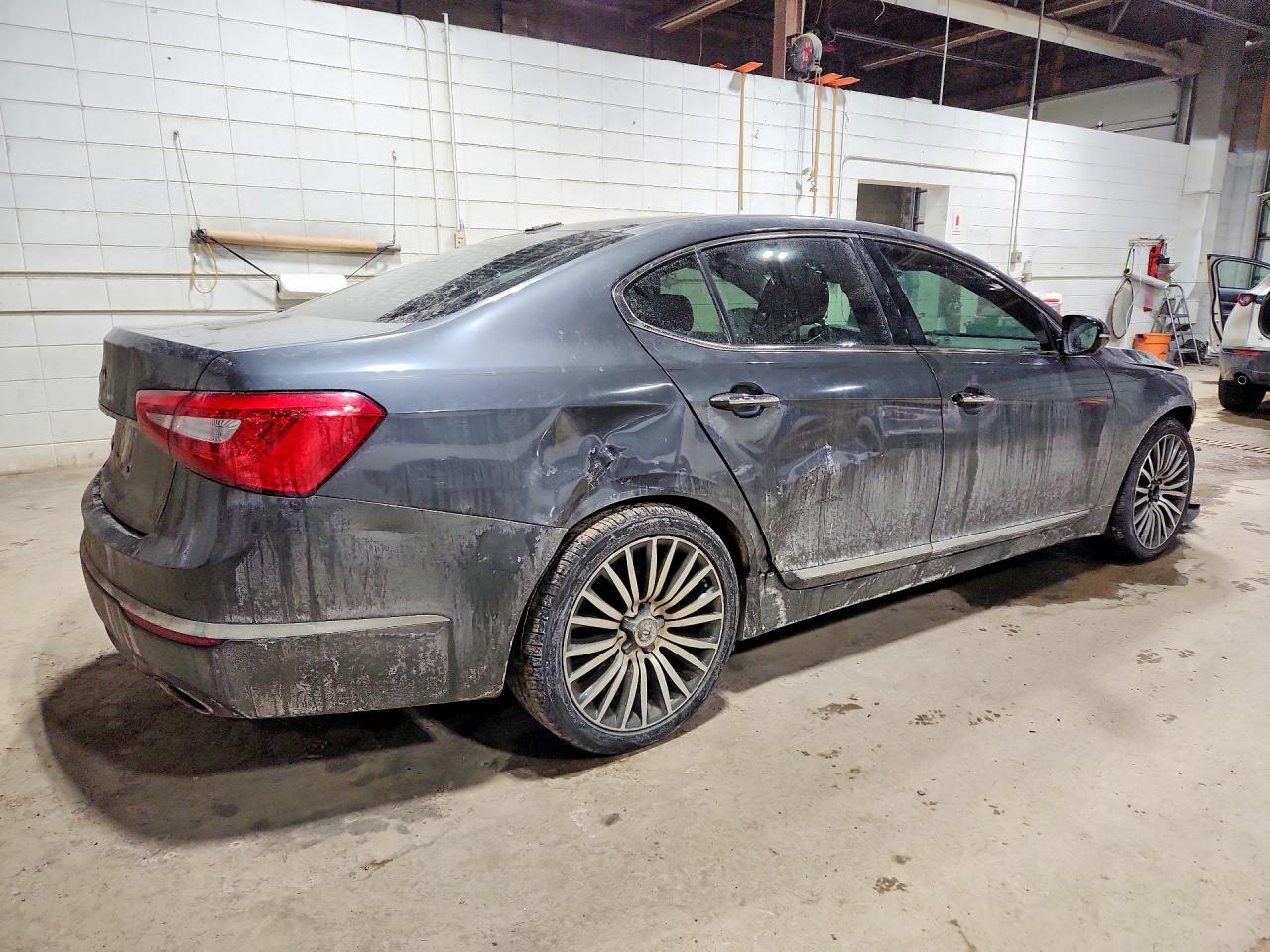 2014 Kia Cadenza Premium Charcoal vin: KNALN4D72E5130091