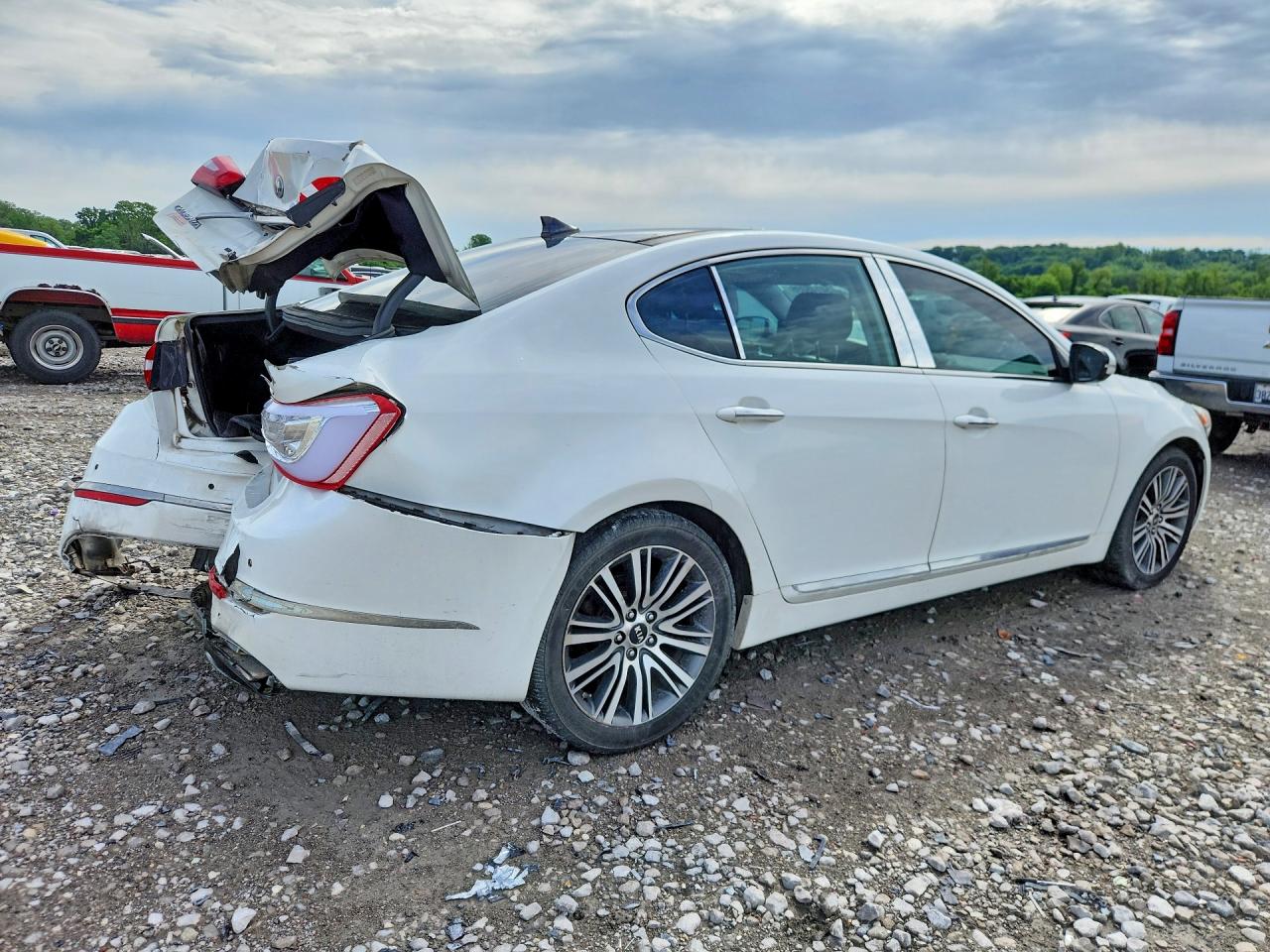 2014 Kia Cadenza Premium White vin: KNALN4D72E5161972