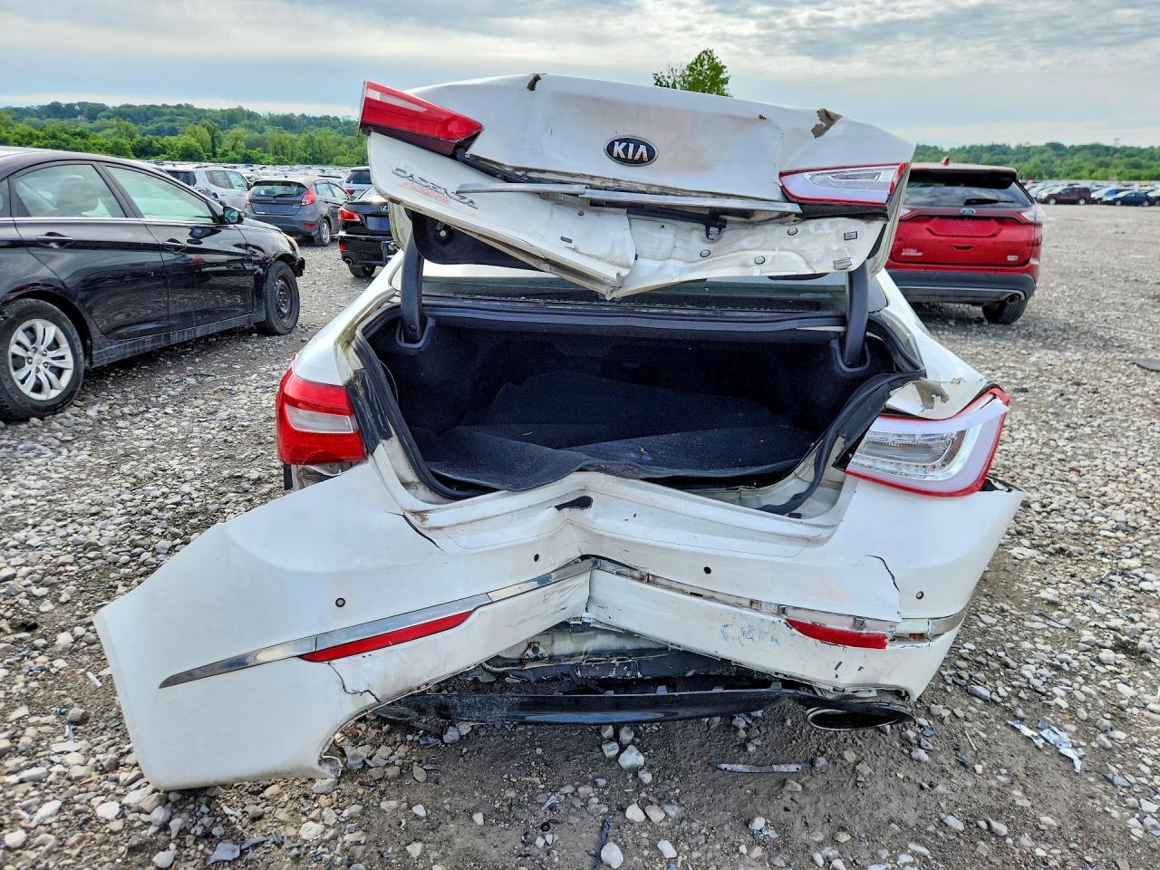 2014 Kia Cadenza Premium White vin: KNALN4D72E5161972