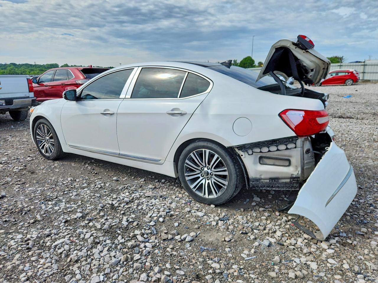2014 Kia Cadenza Premium White vin: KNALN4D72E5161972