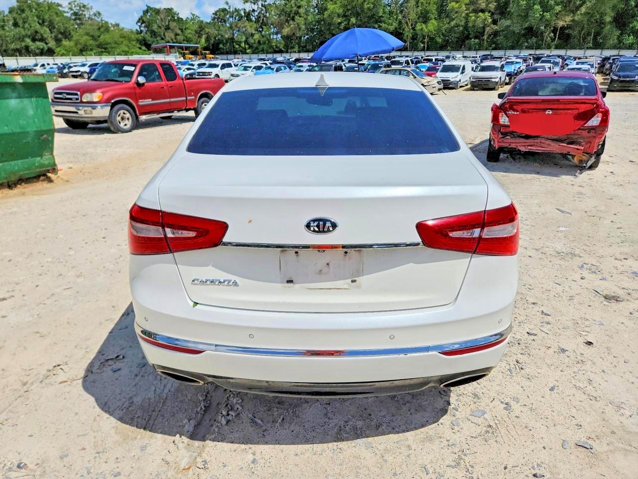 2015 Kia Cadenza Premium White vin: KNALN4D72F5180197