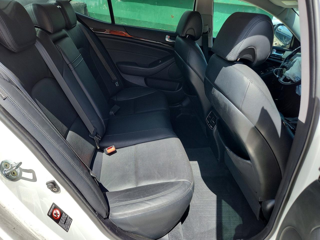 2015 Kia Cadenza Premium White vin: KNALN4D72F5180197