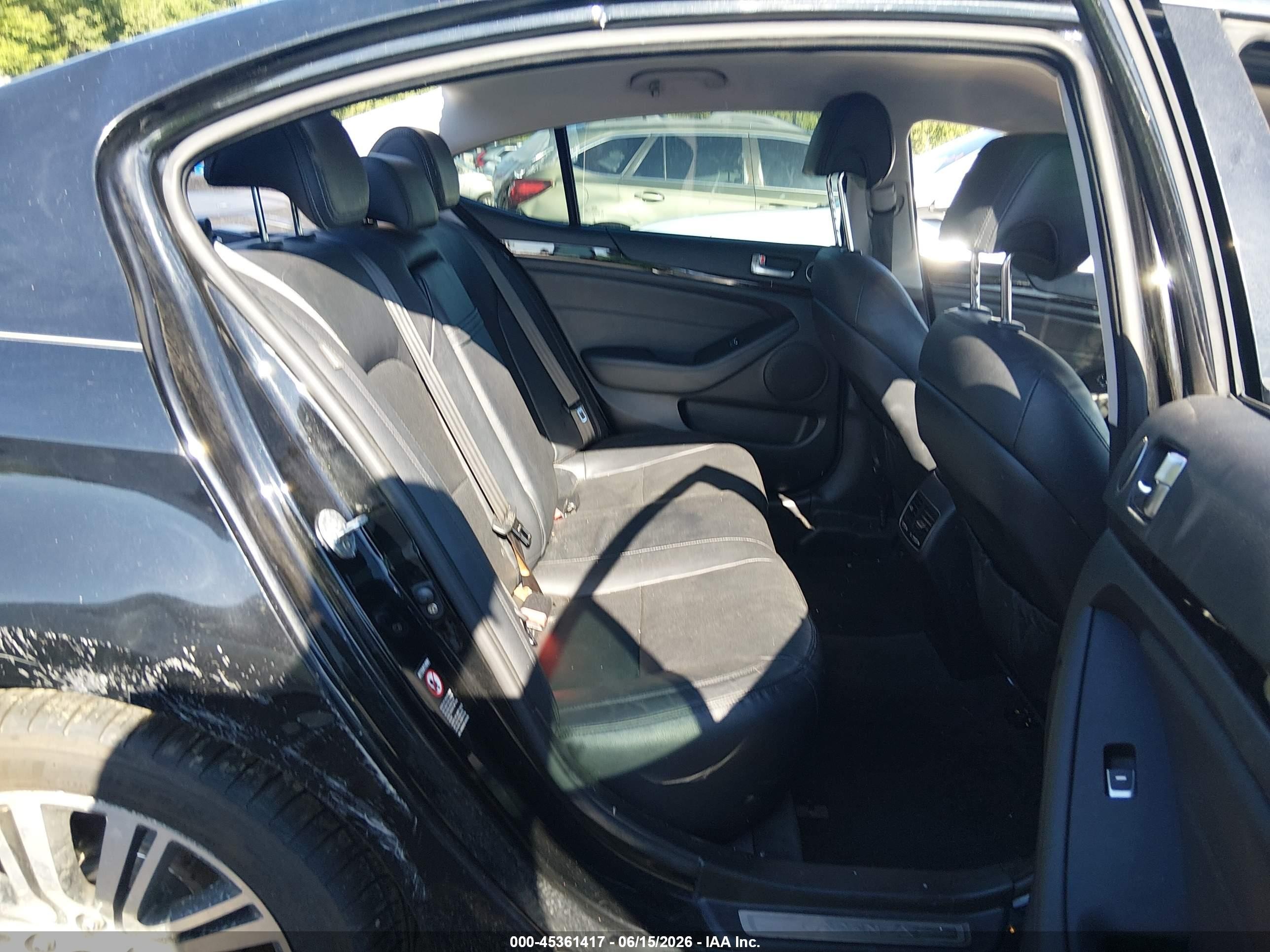 2015 Kia Cadenza Premium Black vin: KNALN4D72F5190938