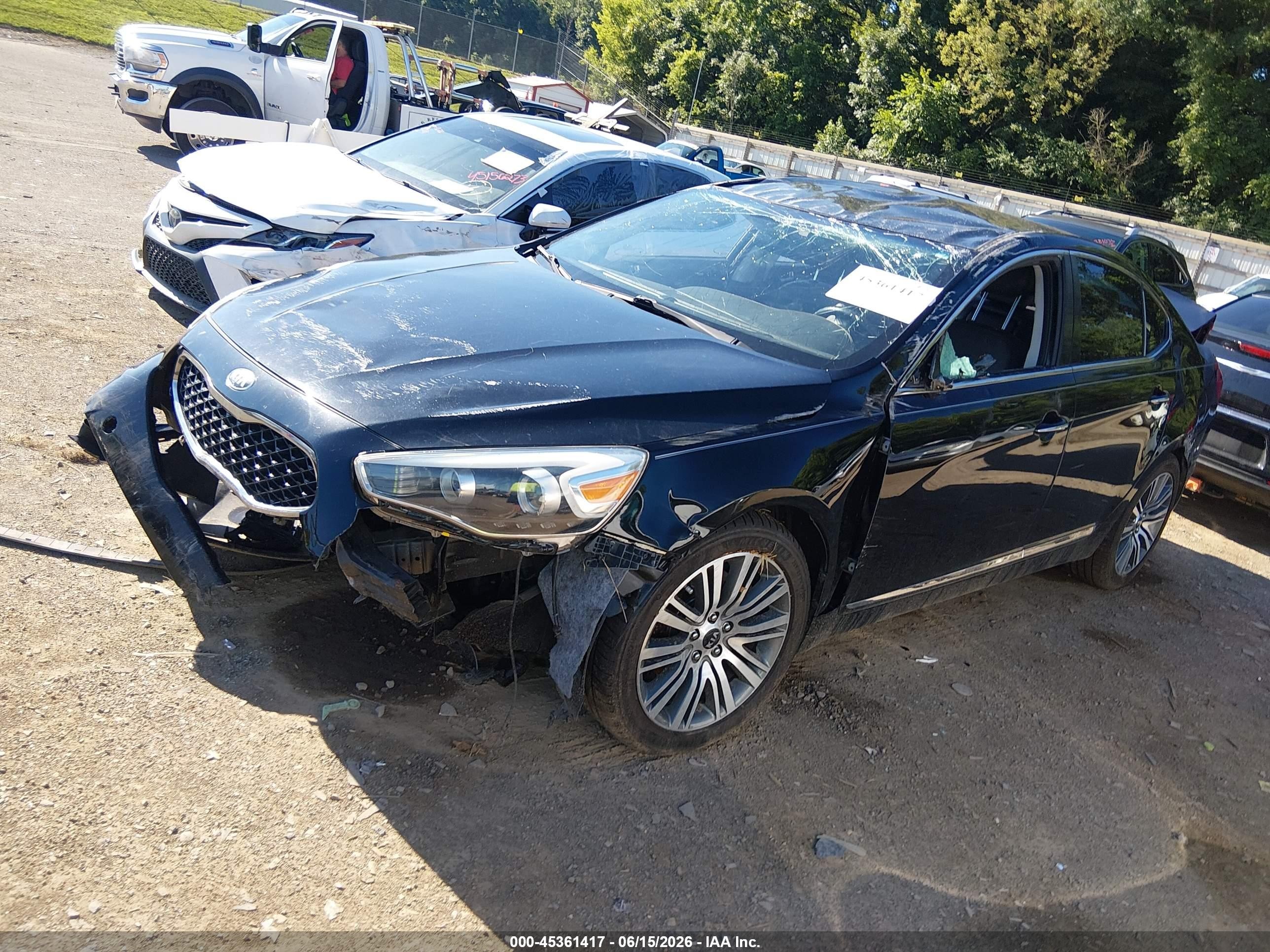 2015 Kia Cadenza Premium Black vin: KNALN4D72F5190938