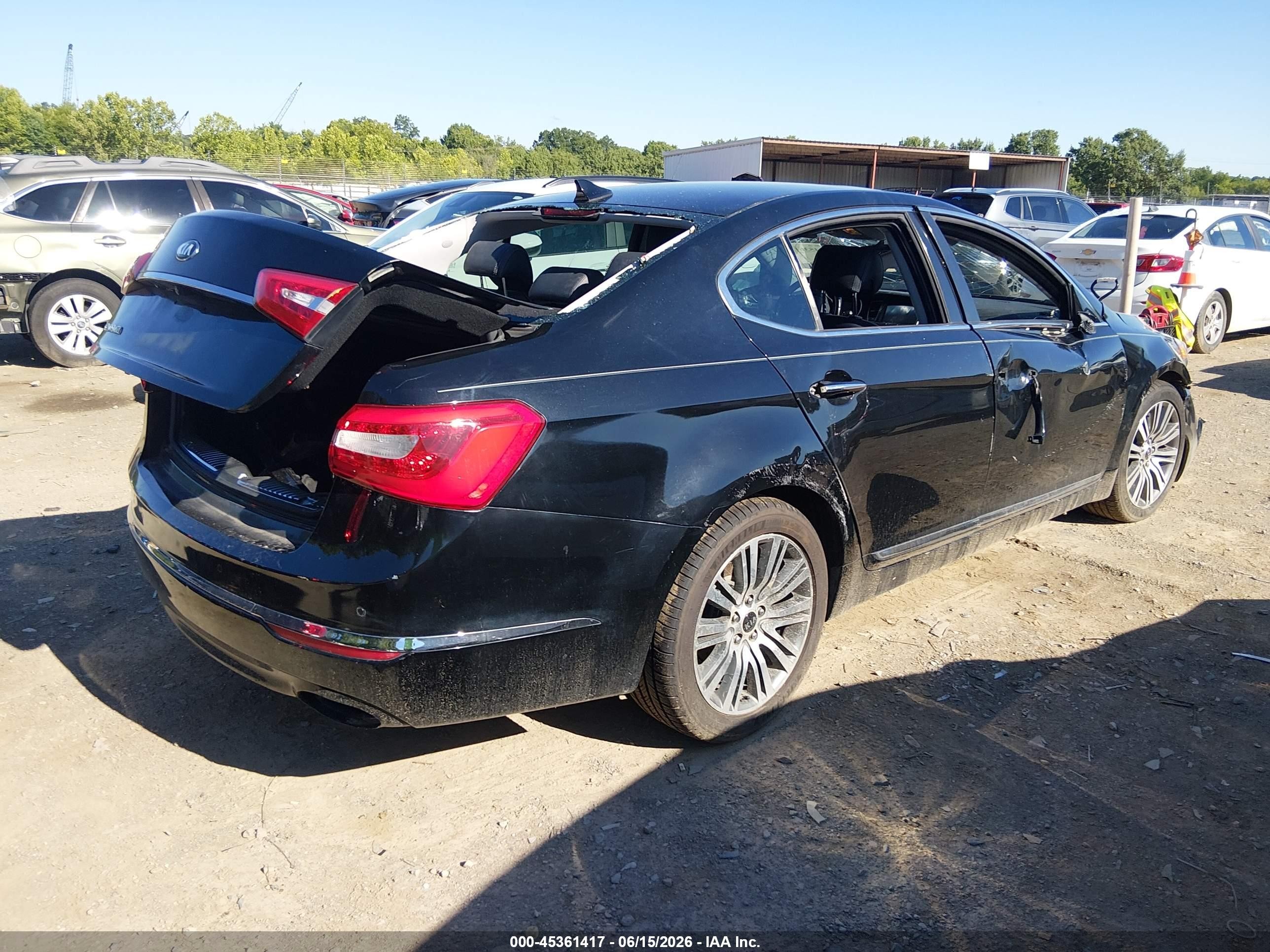 2015 Kia Cadenza Premium Black vin: KNALN4D72F5190938