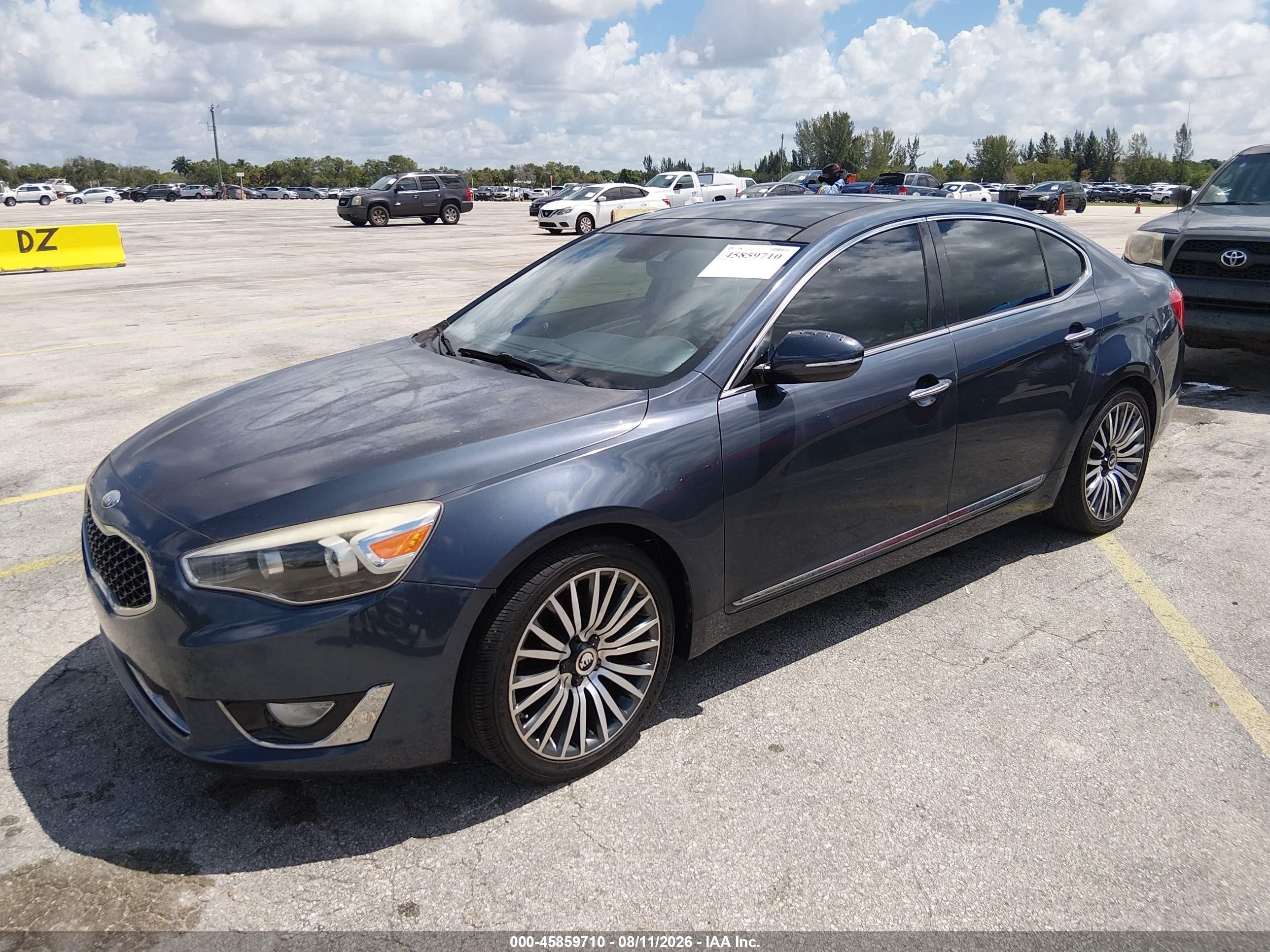 2014 Kia Cadenza Premium Blue vin: KNALN4D73E5135445