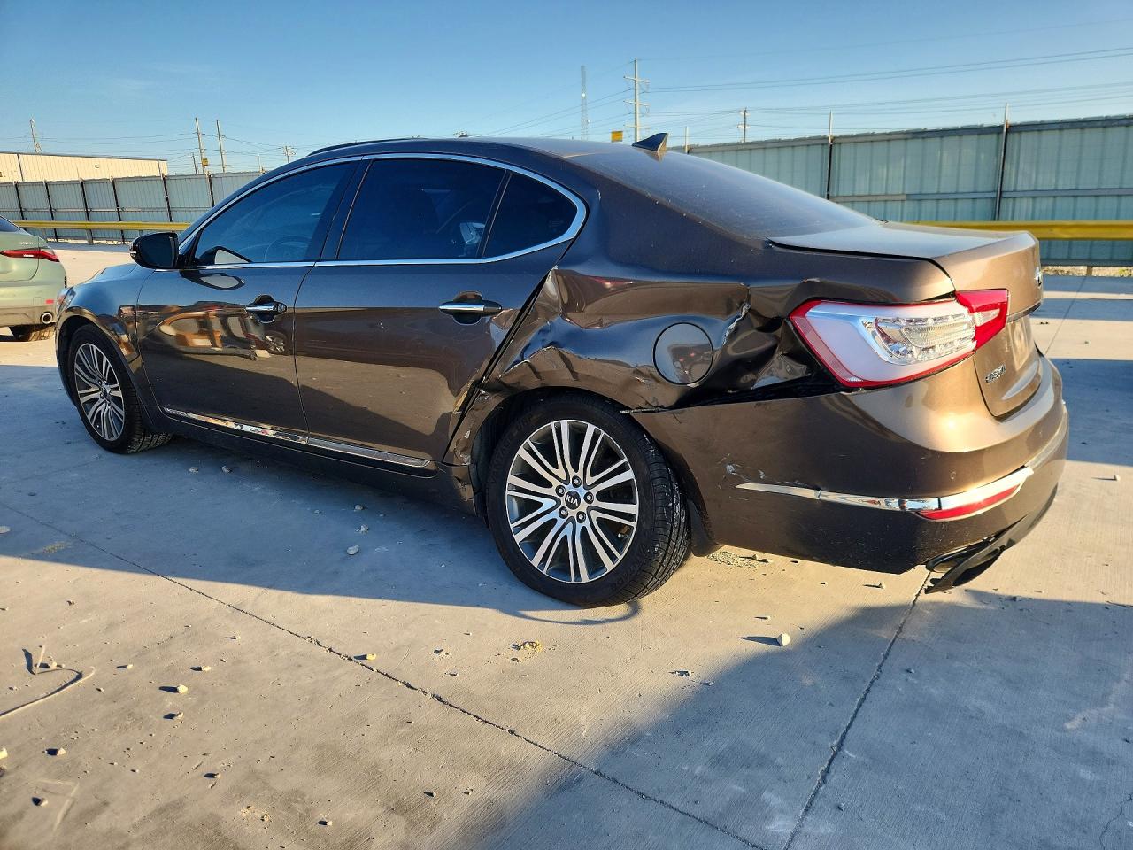 2014 Kia Cadenza Premium Brown vin: KNALN4D73E5160619