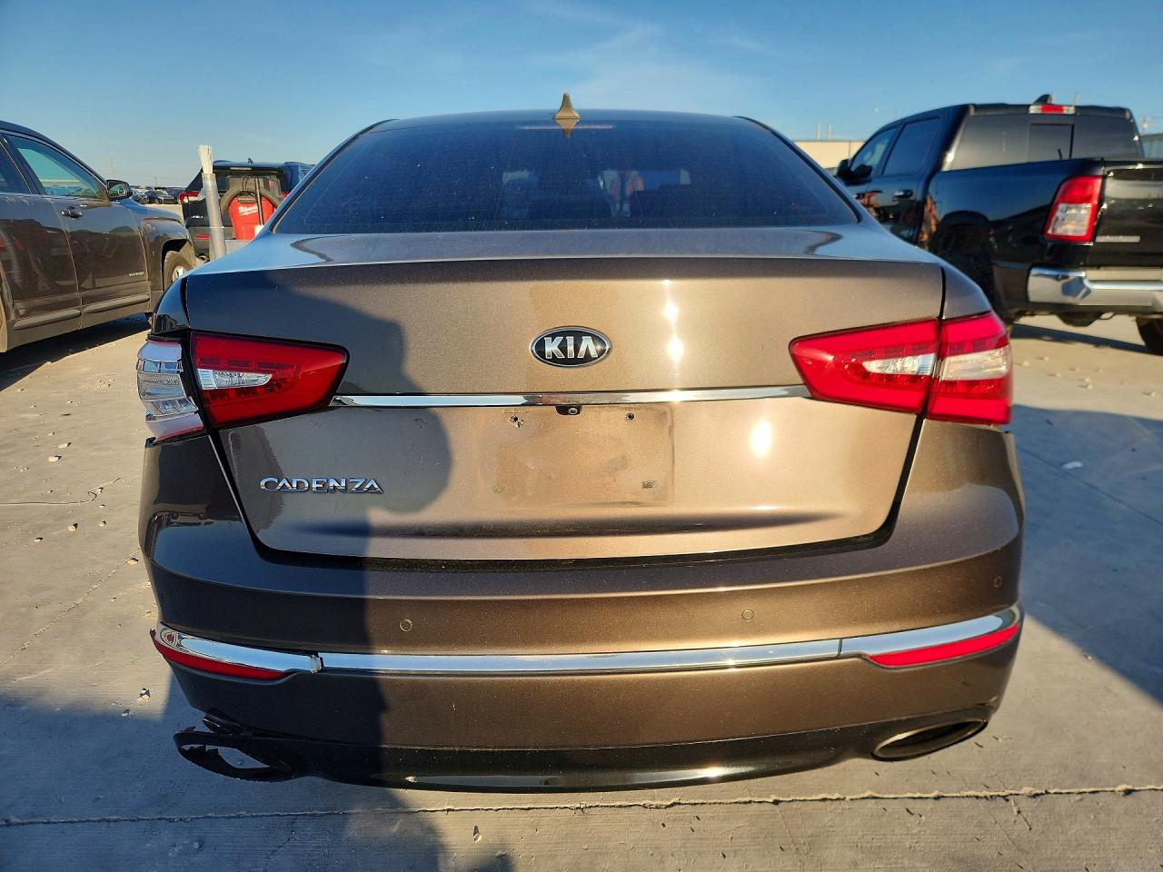 2014 Kia Cadenza Premium Brown vin: KNALN4D73E5160619